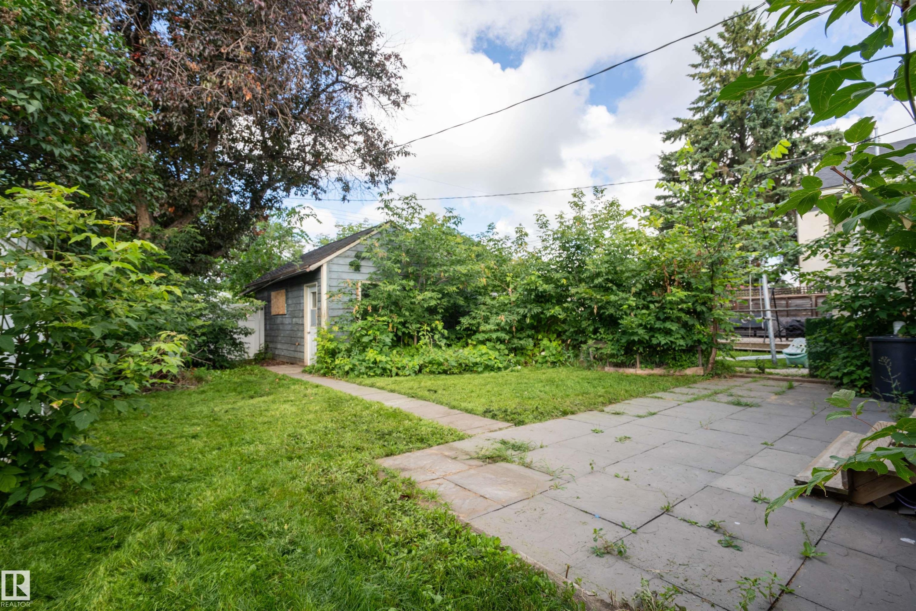 10330 76 Street Nw, Edmonton, AB - Outdoor
