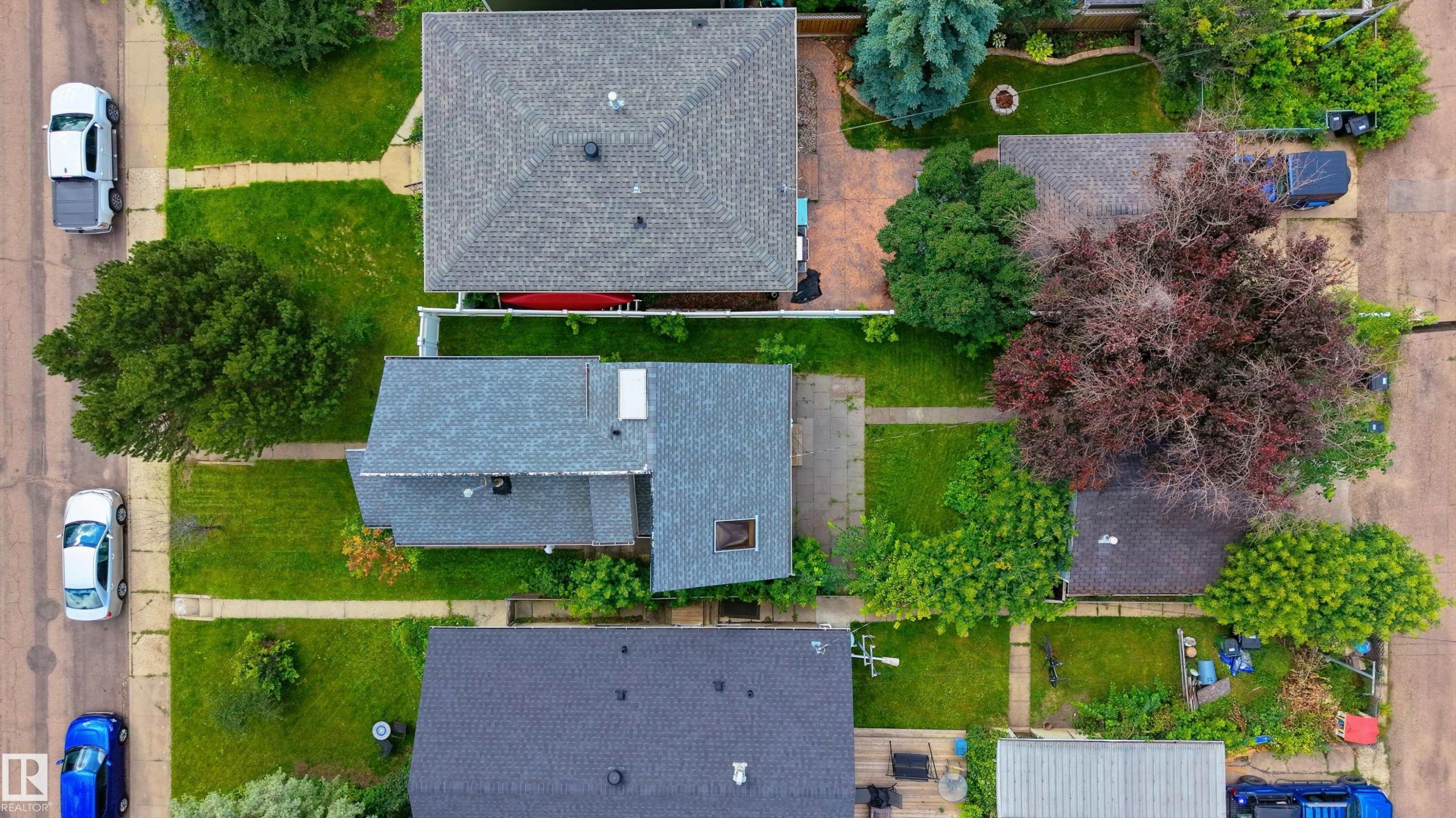 10330 76 Street Nw, Edmonton, AB - Outdoor