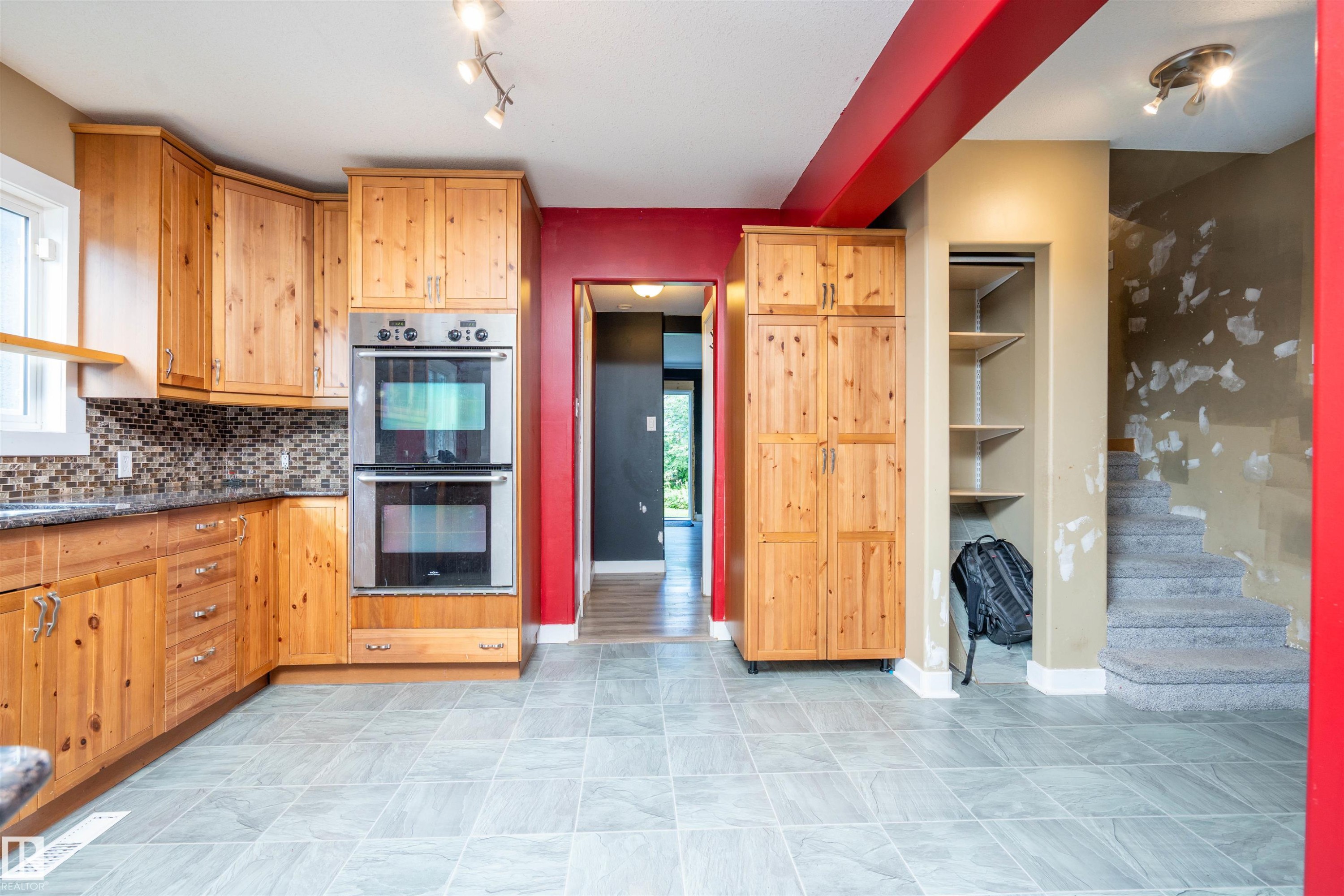 10330 76 Street Nw, Edmonton, AB - Indoor Photo Showing Kitchen