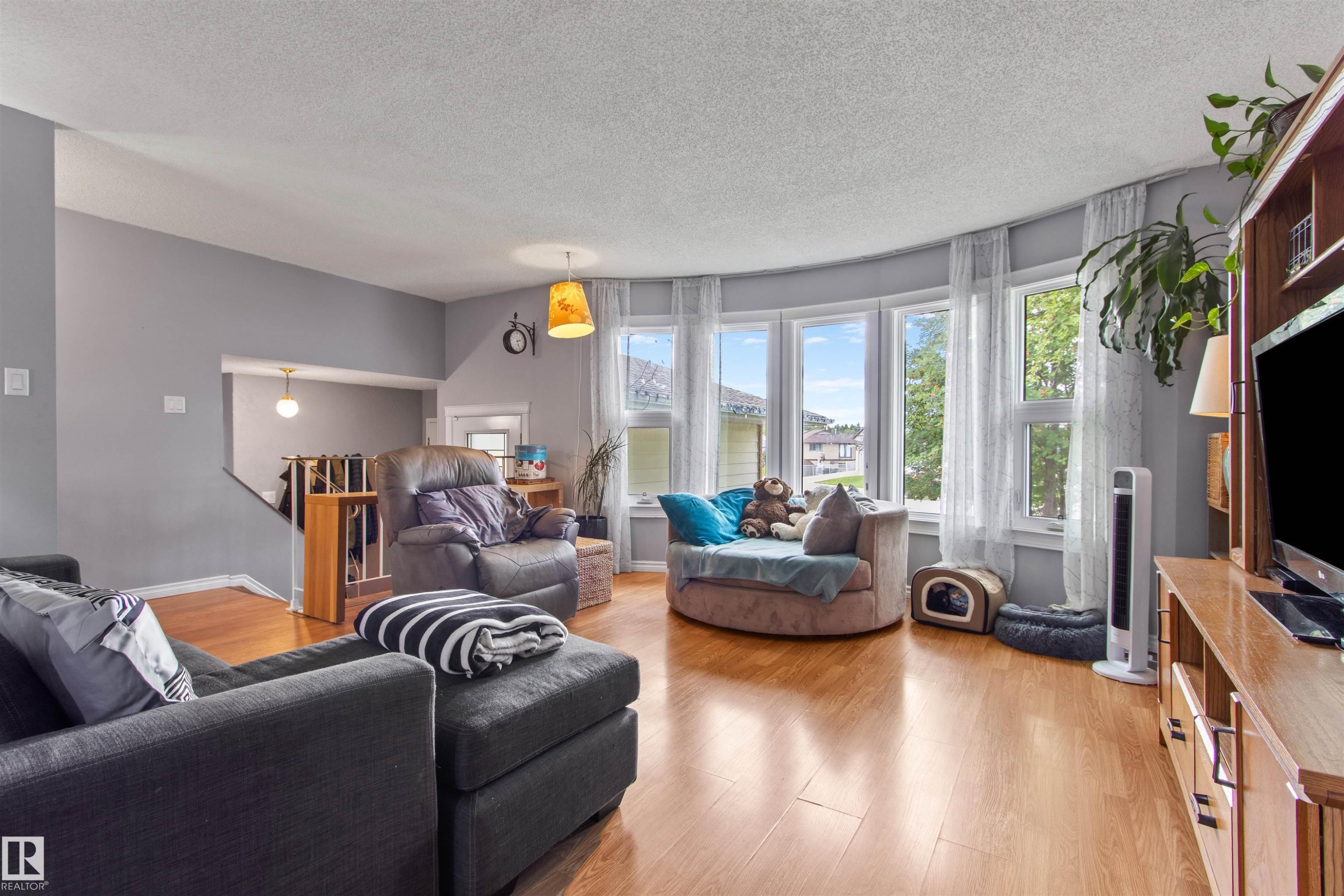 5403 43 Avenue, Drayton Valley, AB - Indoor Photo Showing Living Room