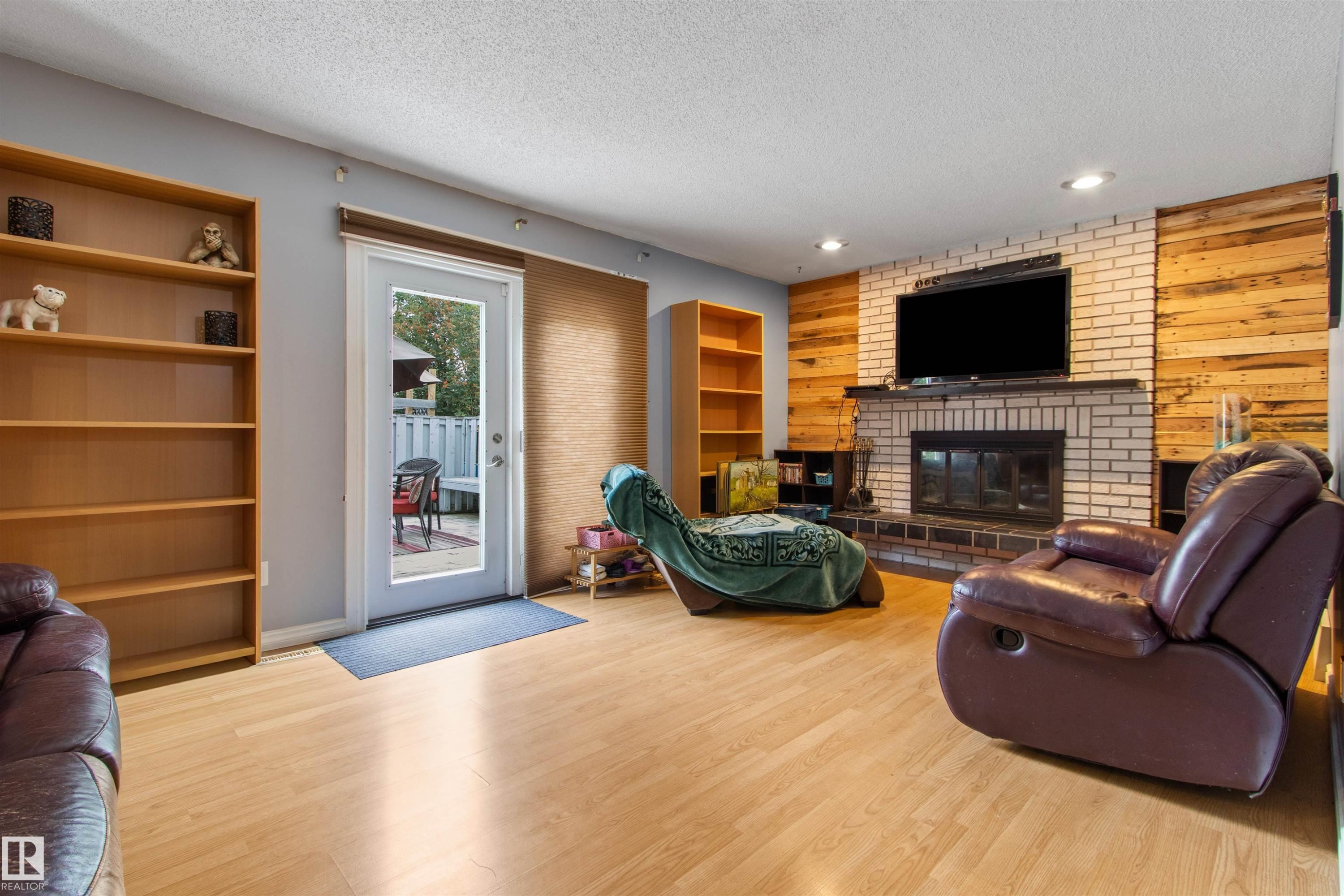 5403 43 Avenue, Drayton Valley, AB - Indoor Photo Showing Living Room With Fireplace