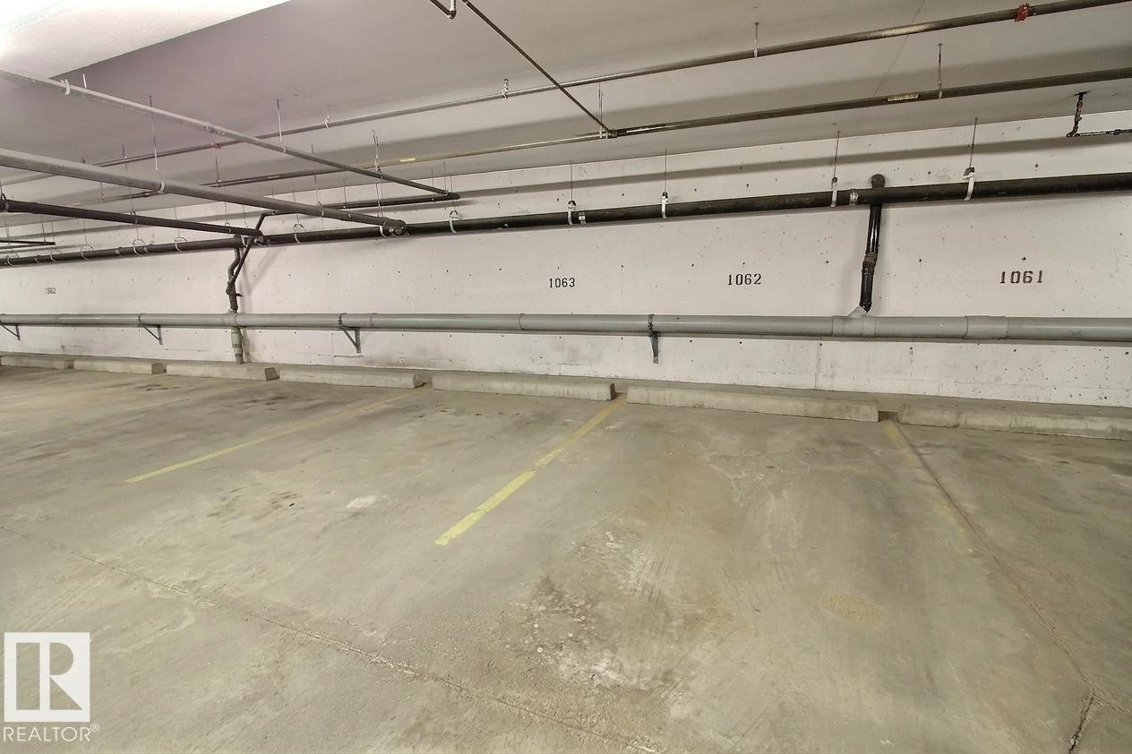 #3207 7347 South Terwillegar Dr Nw, Edmonton, AB - Indoor Photo Showing Garage