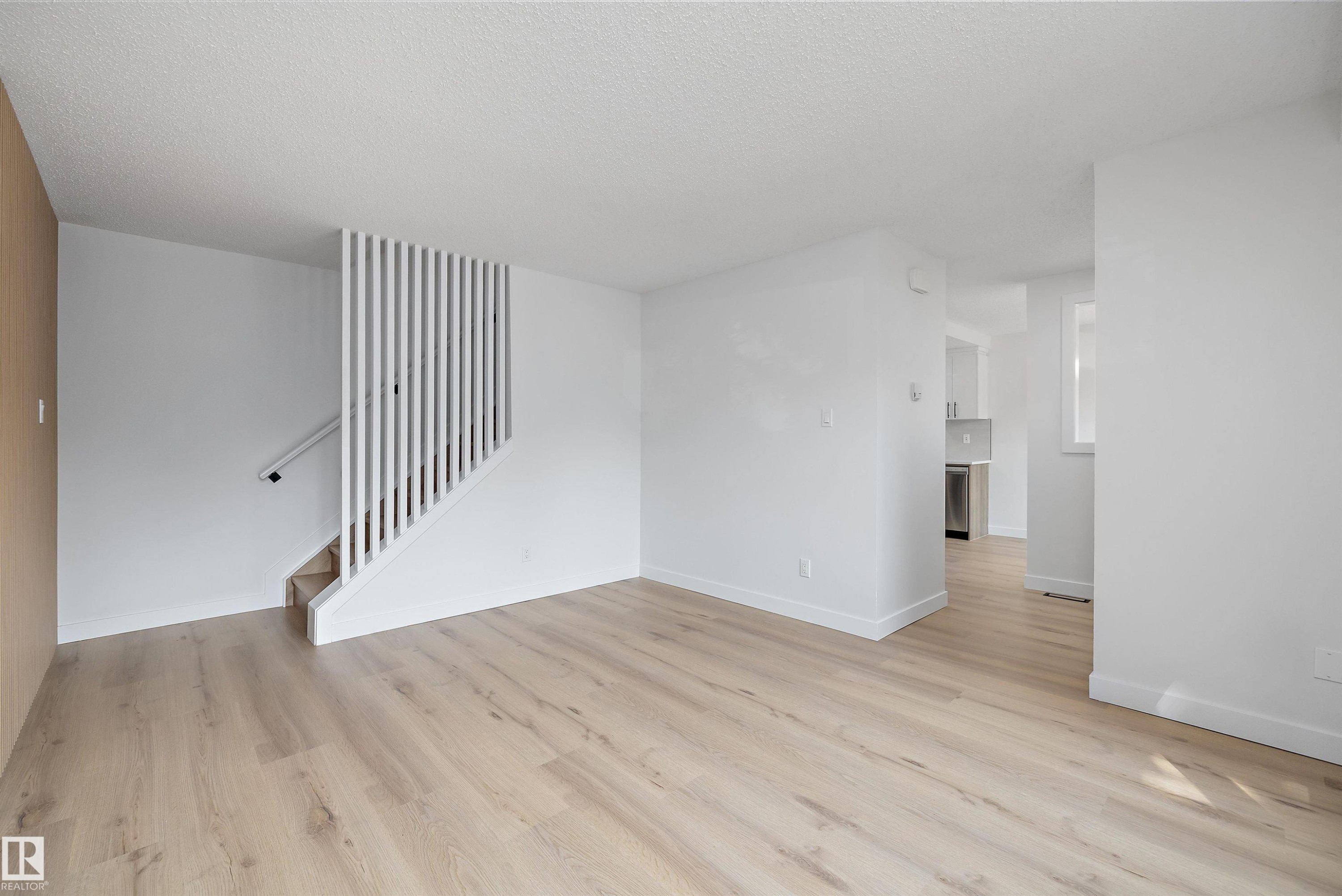 84 Willowdale Place Nw, Edmonton, AB - Indoor Photo Showing Other Room