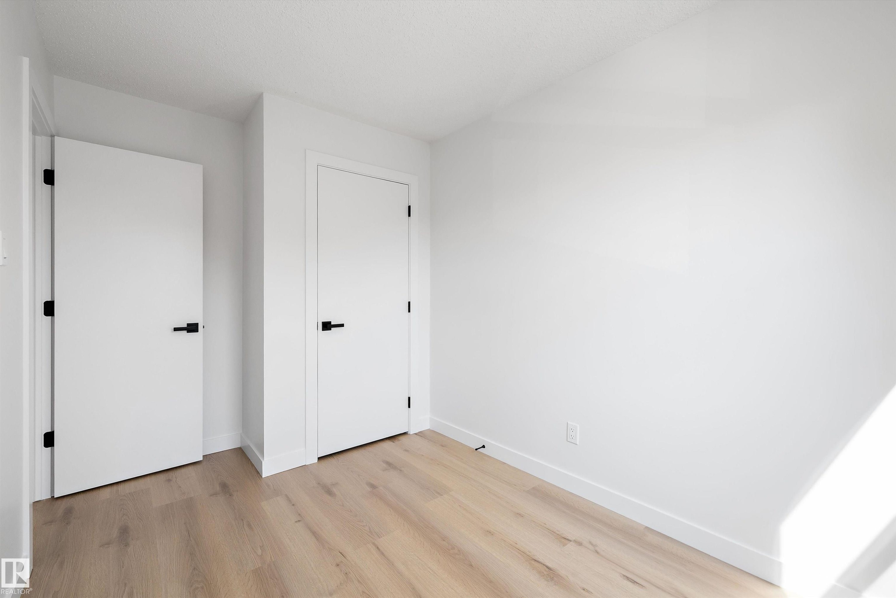 84 Willowdale Place Nw, Edmonton, AB - Indoor Photo Showing Other Room