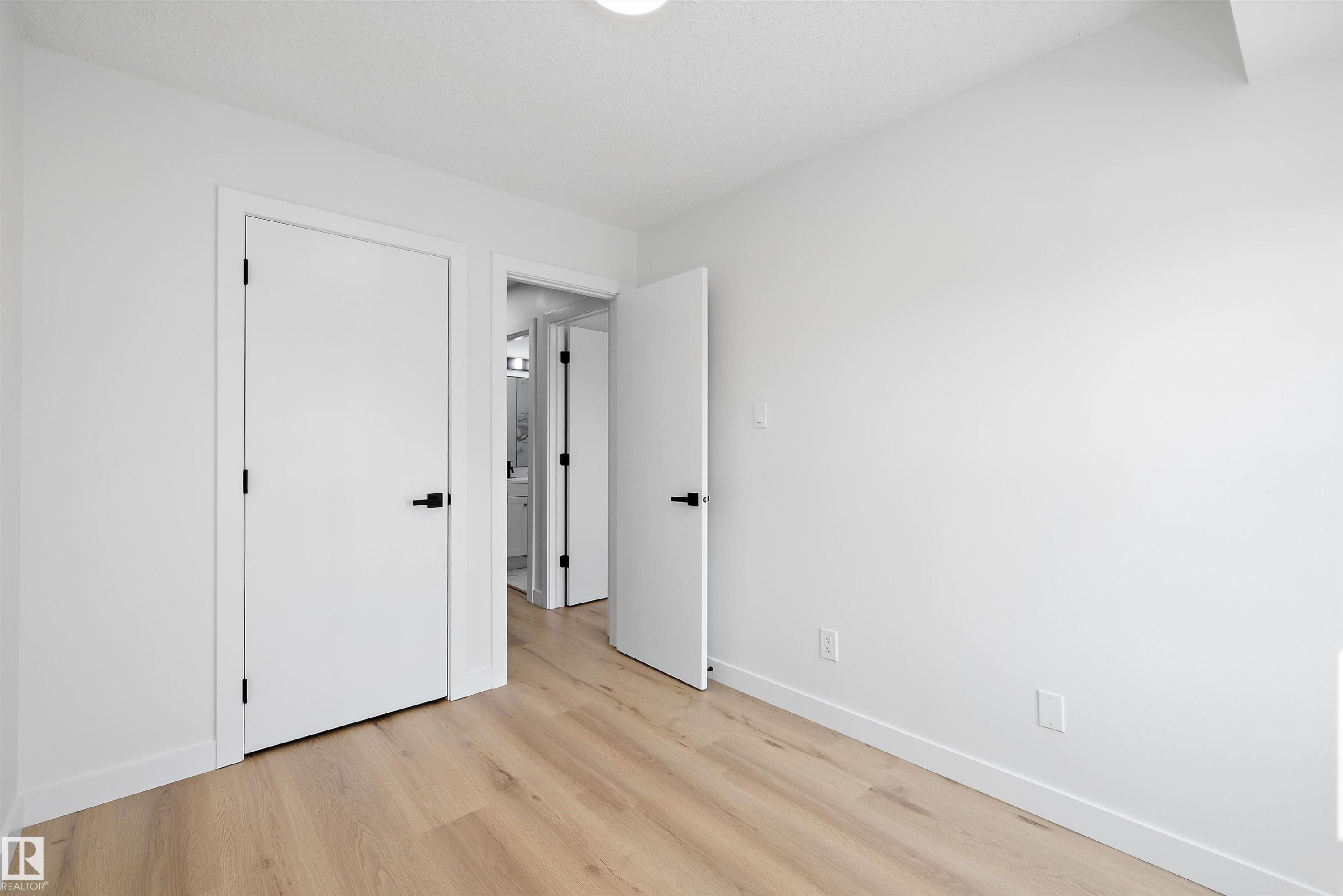 84 Willowdale Place Nw, Edmonton, AB - Indoor Photo Showing Other Room