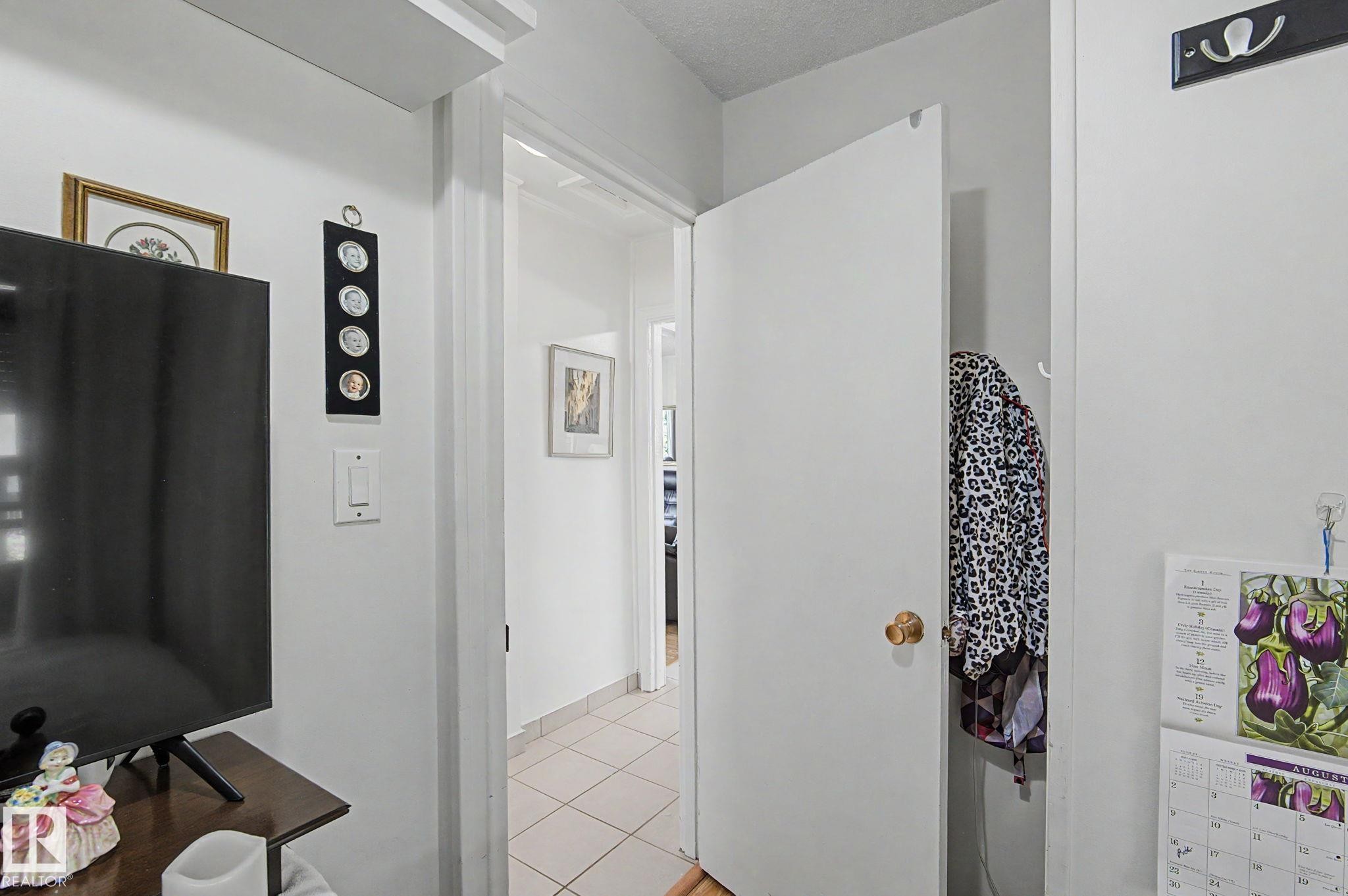 9706 159 Street Nw, Edmonton, AB - Indoor Photo Showing Other Room