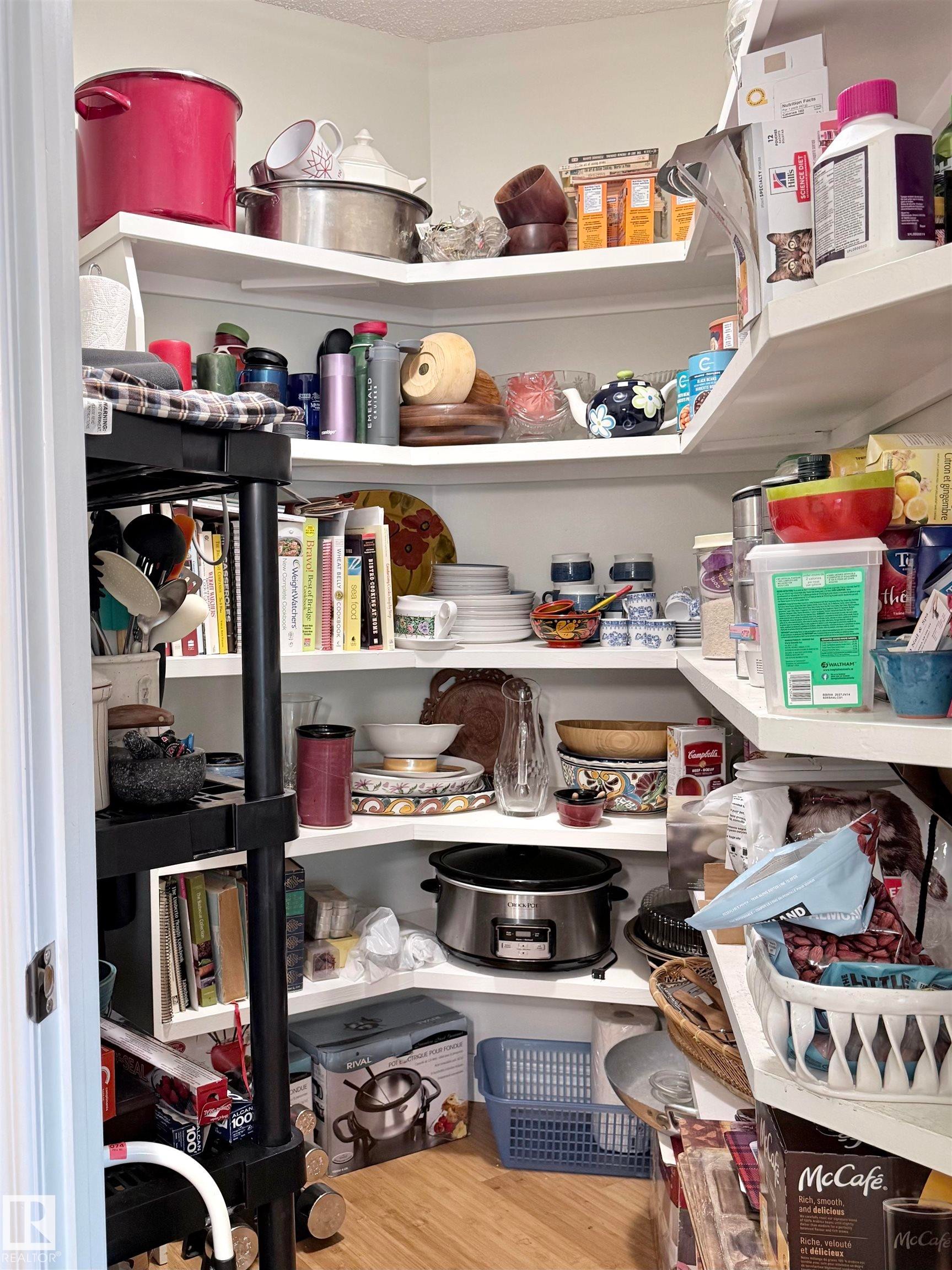 #403 3 Perron St, St. Albert, AB - Indoor With Storage