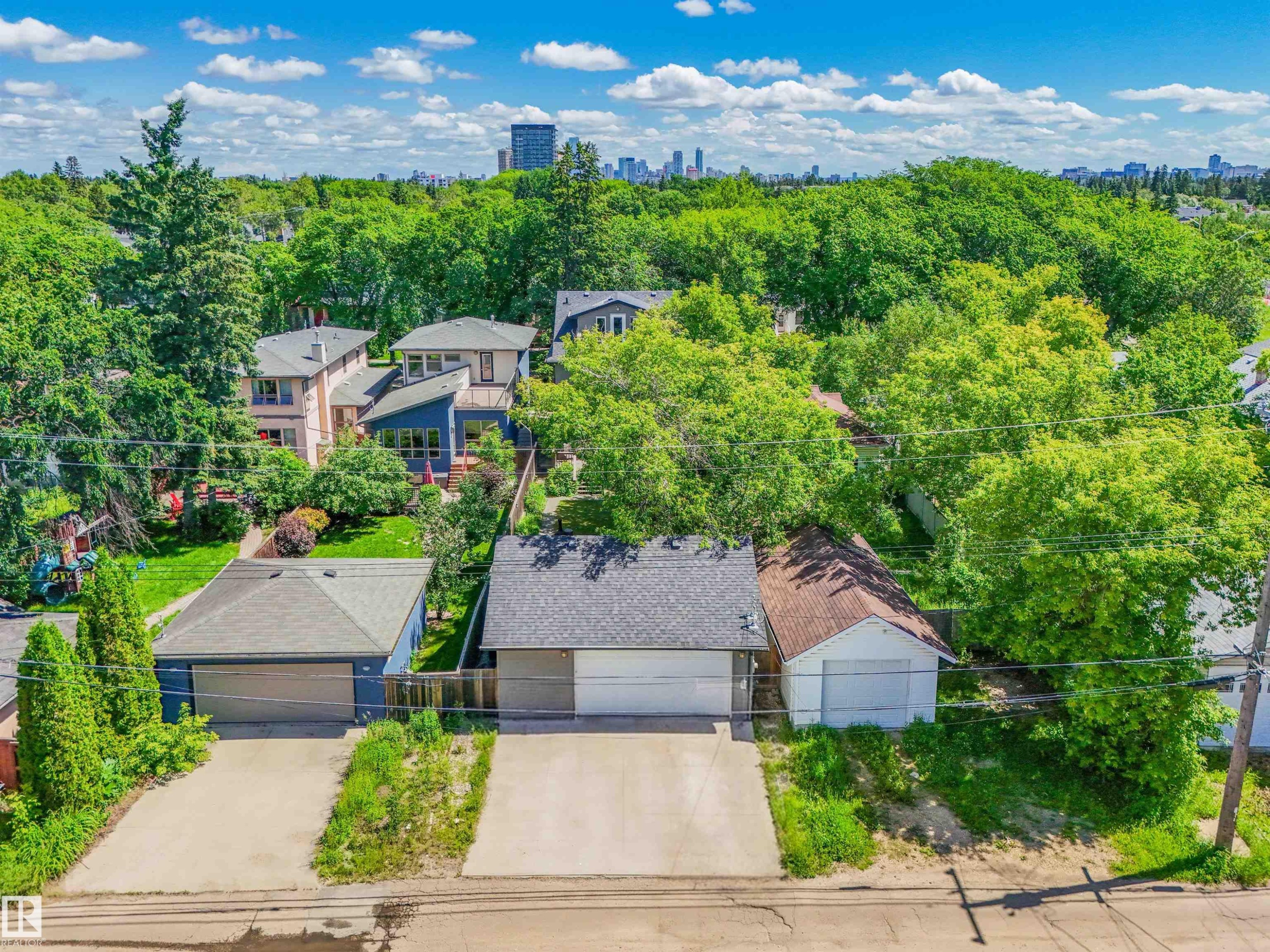 10230 148 Street Nw, Edmonton, AB - Outdoor