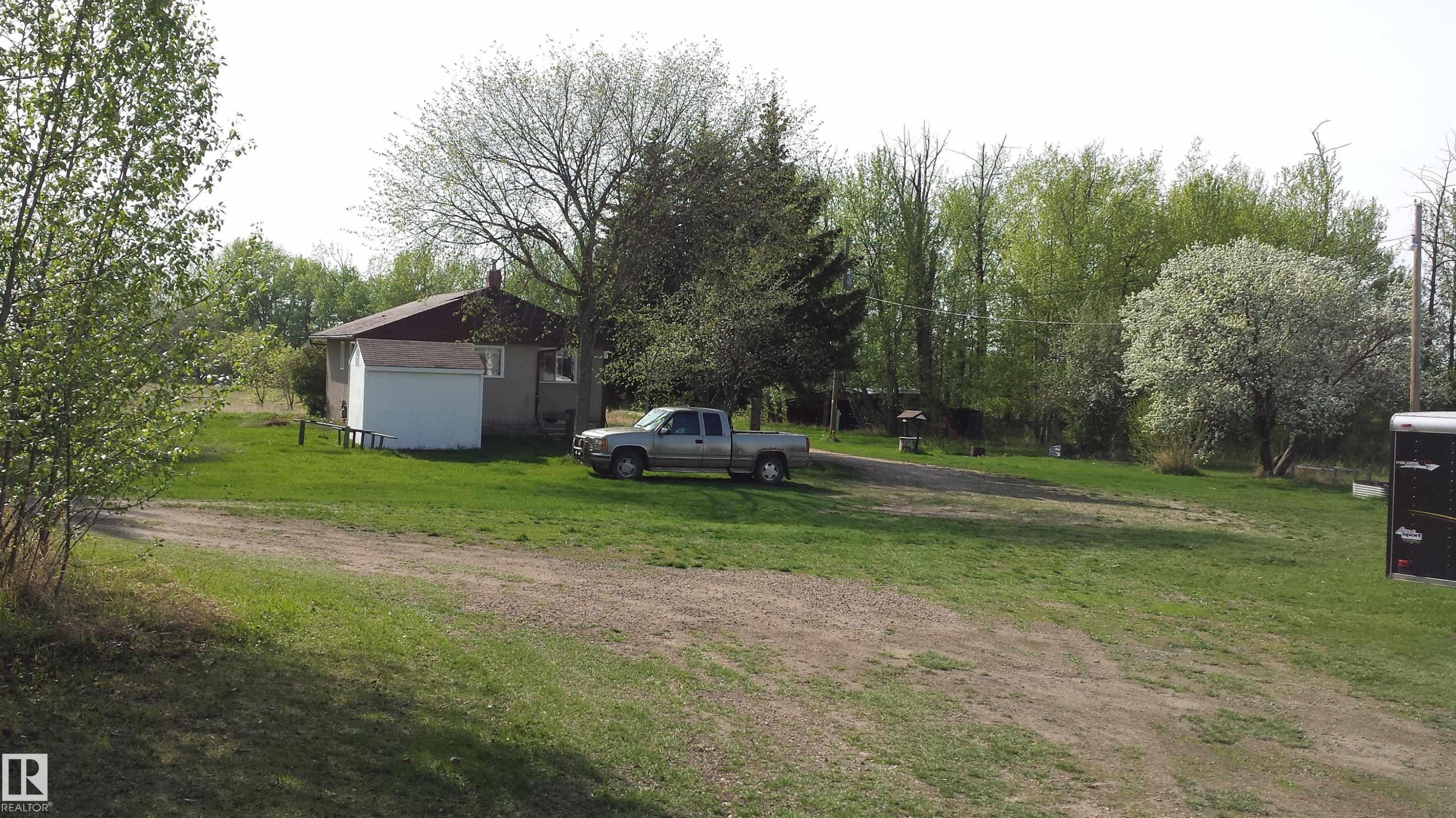 0326005;1;1 Boyle, Alberta, Boyle, AB - Outdoor