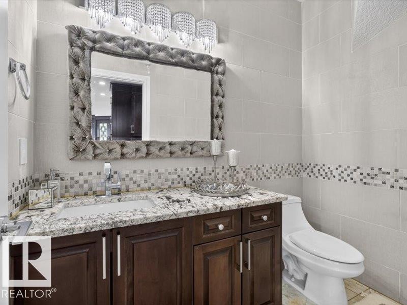 17411 106 Street Nw, Edmonton, AB - Indoor Photo Showing Bathroom
