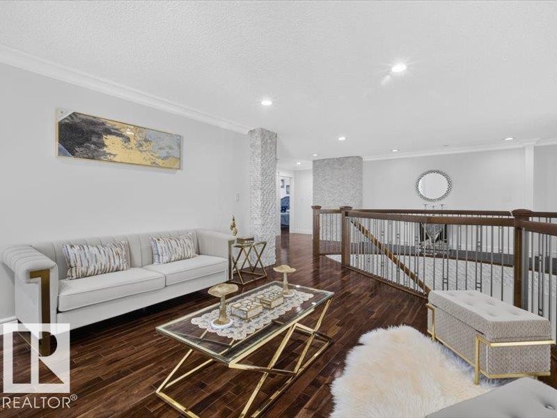 17411 106 Street Nw, Edmonton, AB - Indoor Photo Showing Living Room