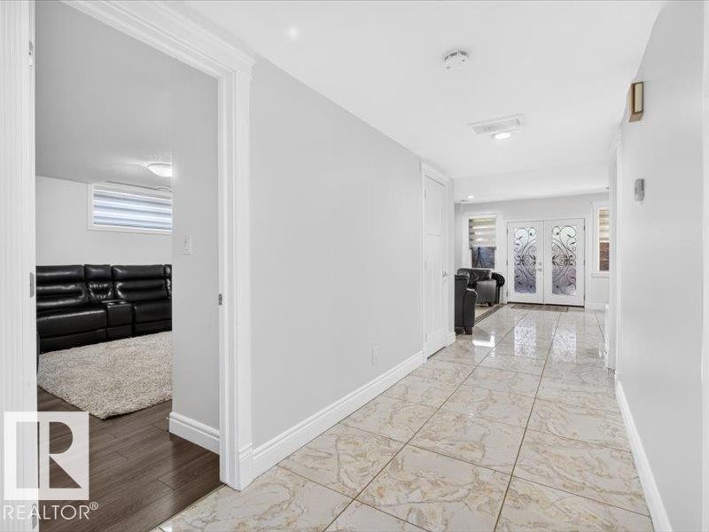 17411 106 Street Nw, Edmonton, AB - Indoor Photo Showing Other Room