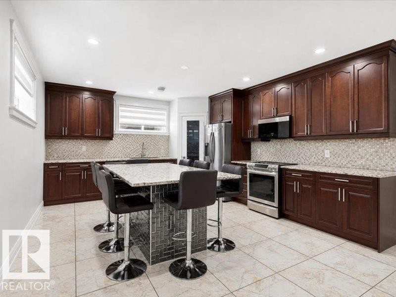 17411 106 Street Nw, Edmonton, AB - Indoor Photo Showing Kitchen With Stainless Steel Kitchen With Upgraded Kitchen