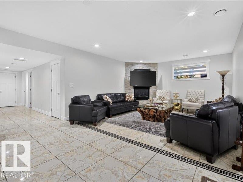 17411 106 Street Nw, Edmonton, AB - Indoor