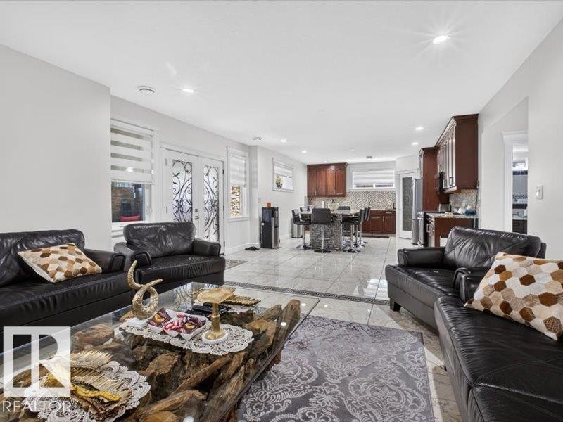 17411 106 Street Nw, Edmonton, AB - Indoor Photo Showing Living Room