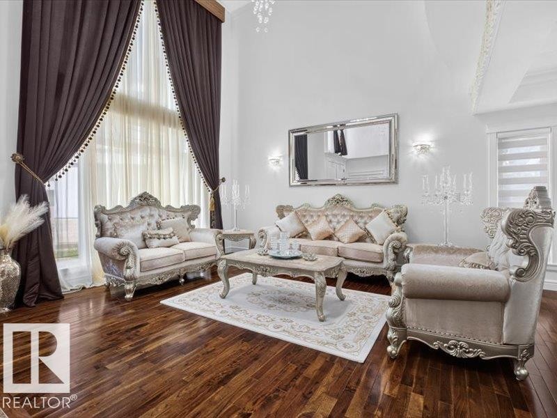 17411 106 Street Nw, Edmonton, AB - Indoor Photo Showing Living Room
