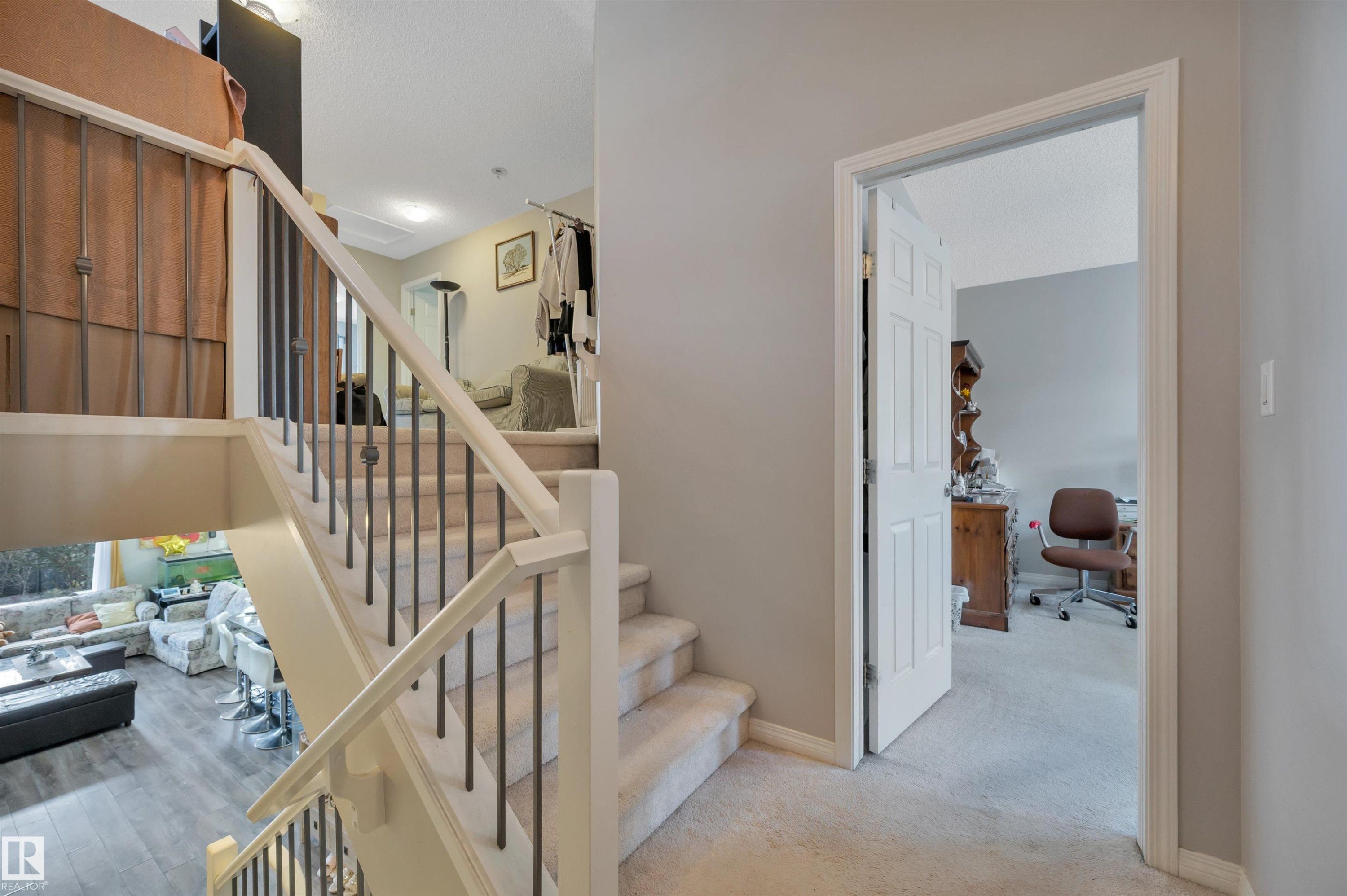 7503 Getty Gate Gate Nw, Edmonton, AB - Indoor Photo Showing Other Room