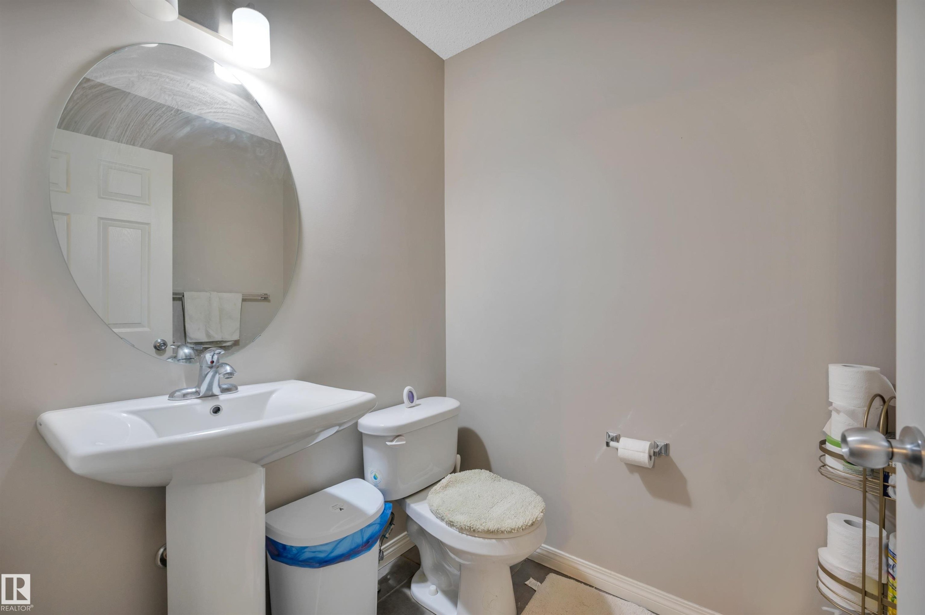 7503 Getty Gate Gate Nw, Edmonton, AB - Indoor Photo Showing Bathroom