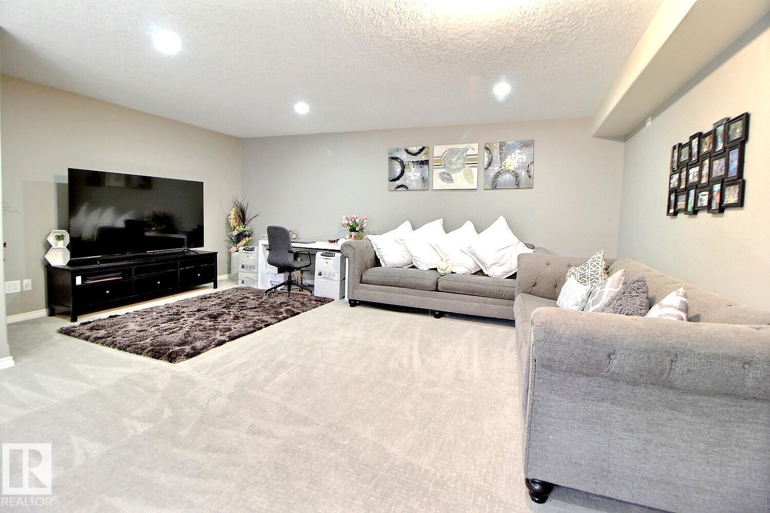 1231 37A Avenue Nw, Edmonton, AB - Indoor