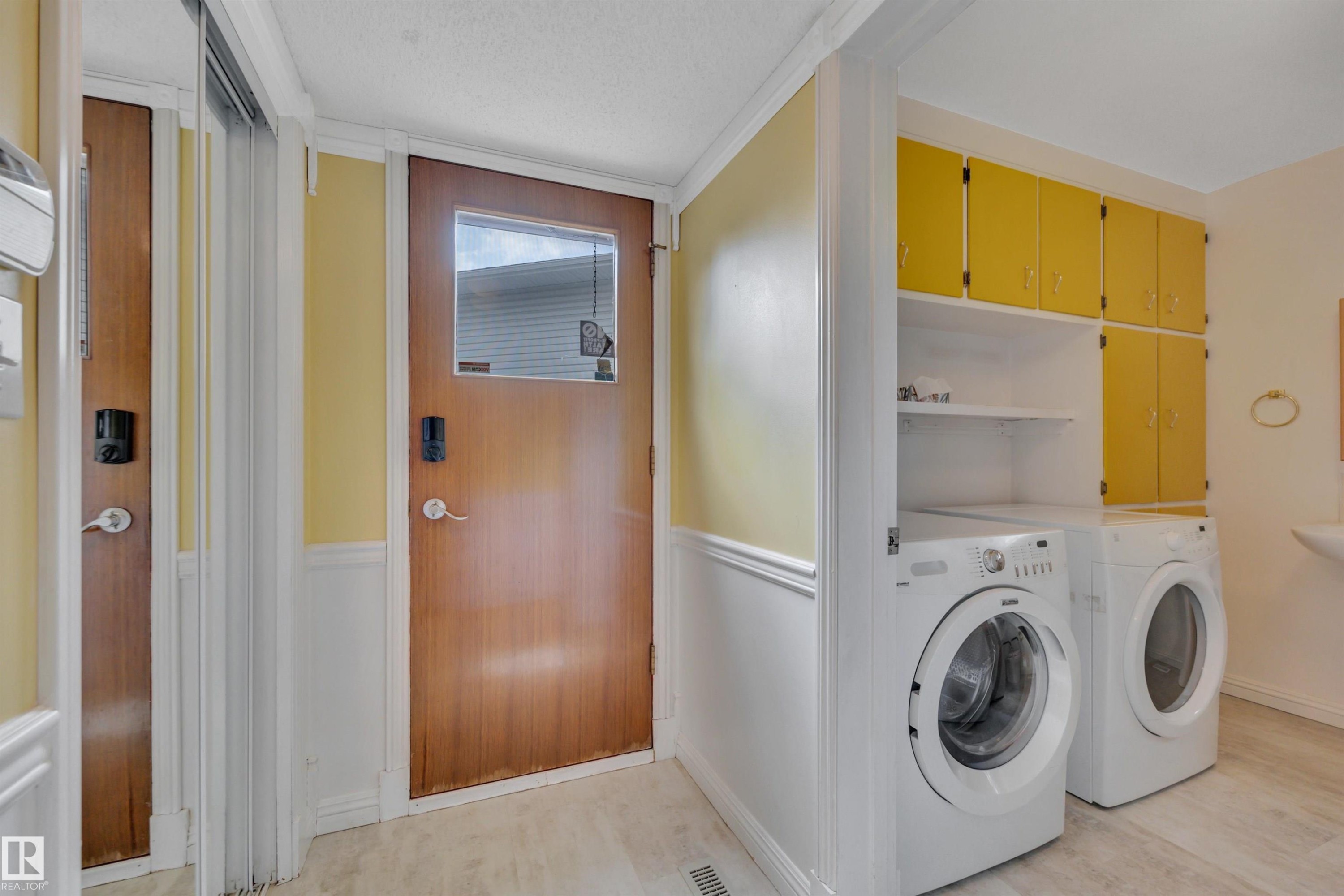 7604 149 Avenue Nw, Edmonton, AB - Indoor Photo Showing Laundry Room