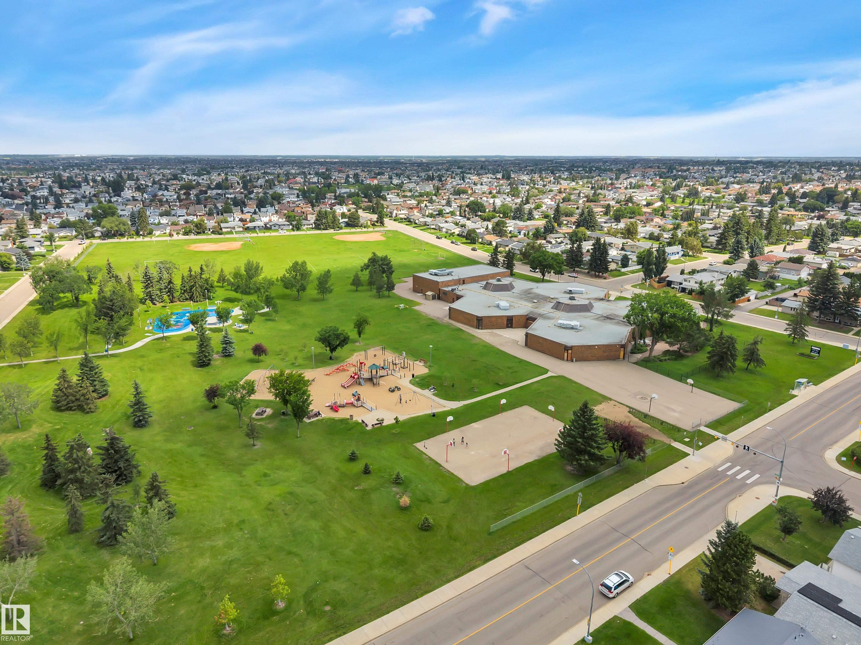 7604 149 Avenue Nw, Edmonton, AB - Outdoor With View