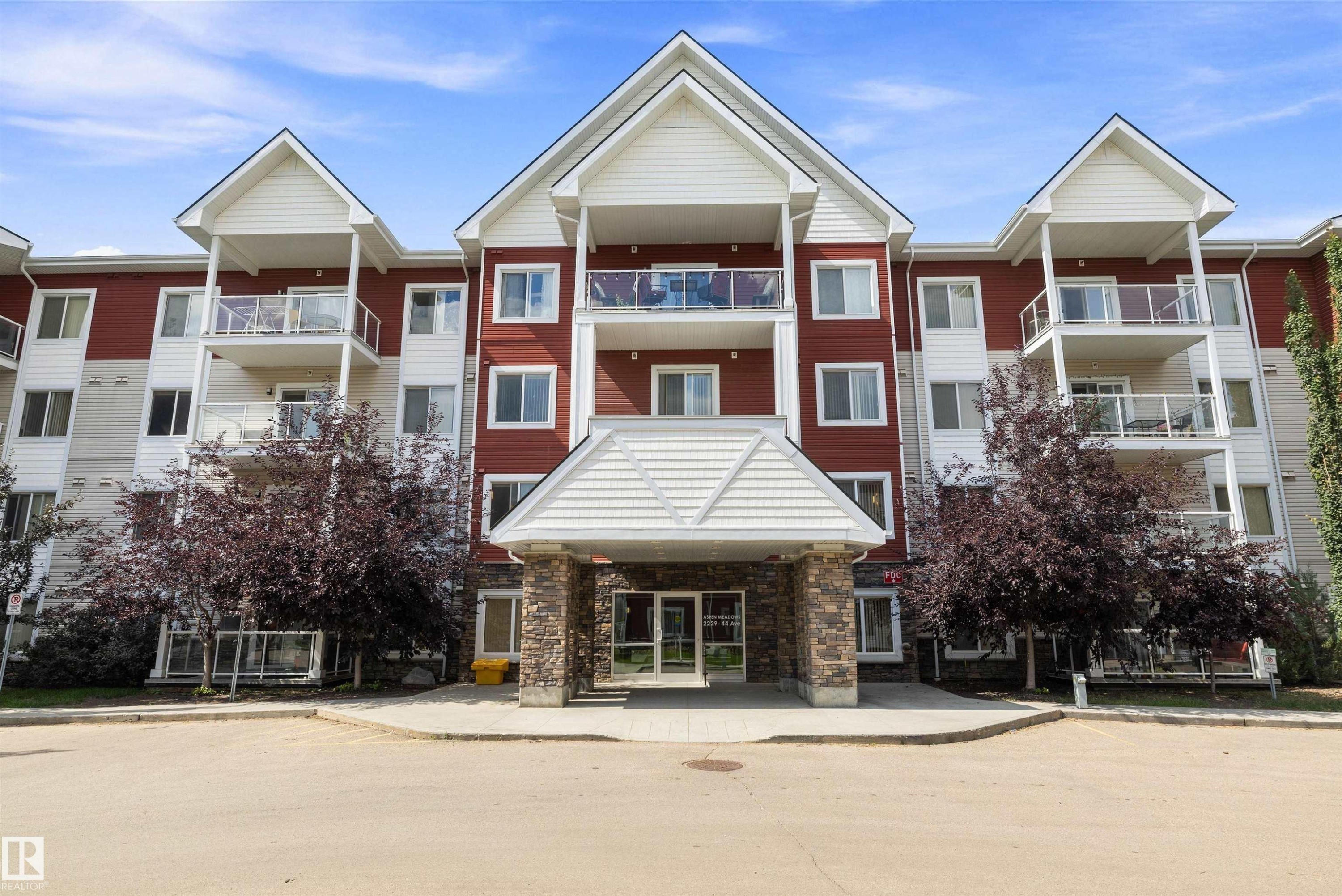 #402 2229 44 Av Nw, Edmonton, AB - Outdoor With Balcony With Facade