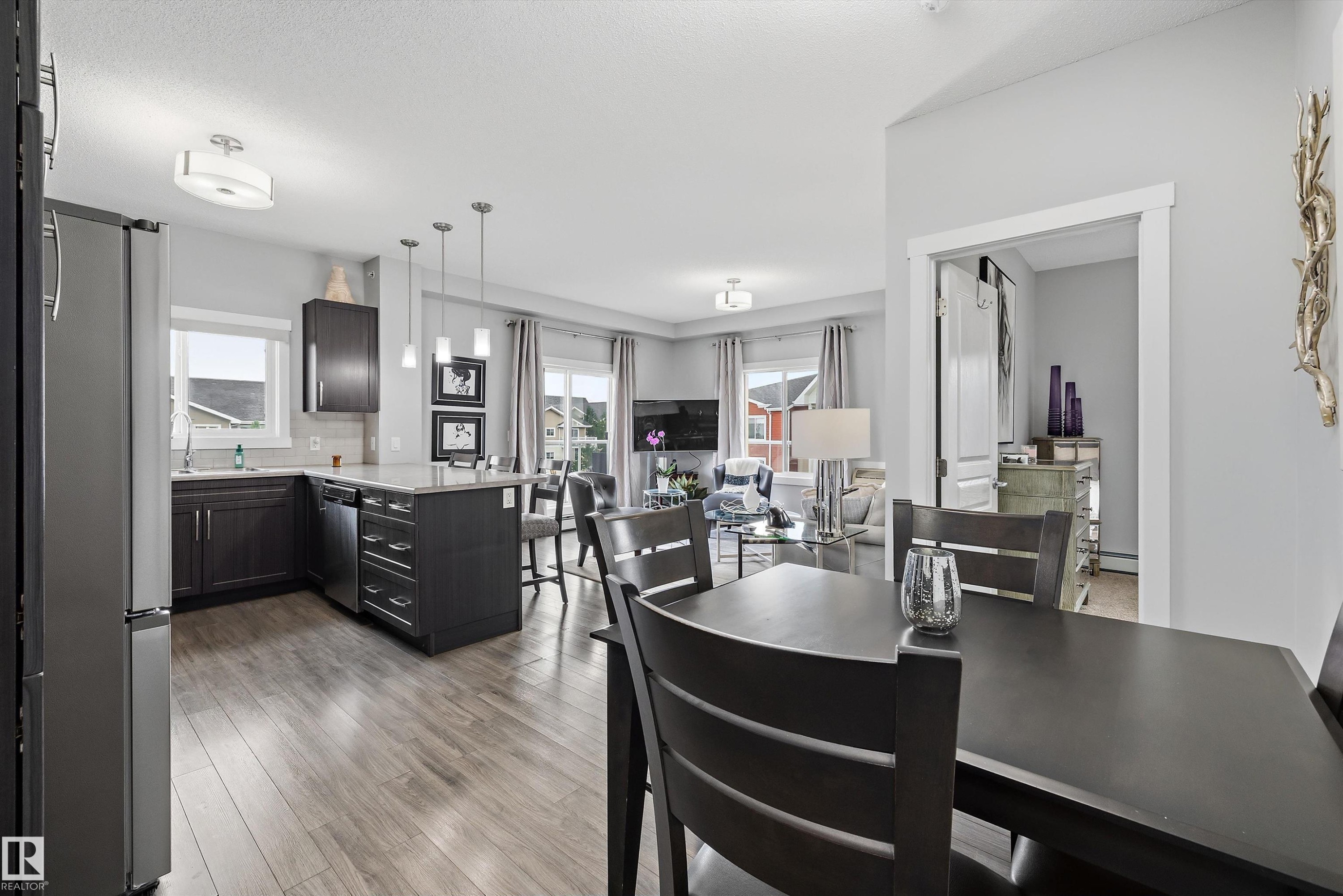 #402 2229 44 Av Nw, Edmonton, AB - Indoor