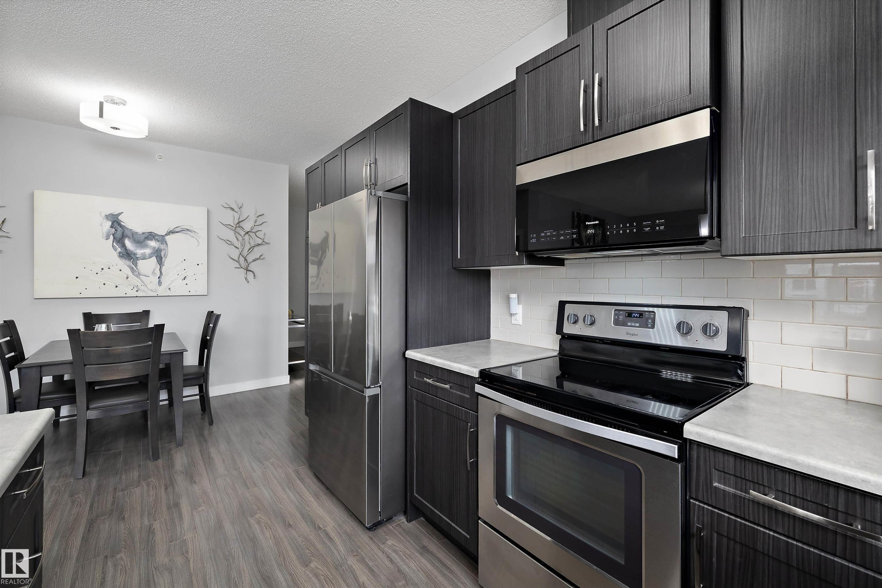 #402 2229 44 Av Nw, Edmonton, AB - Indoor Photo Showing Kitchen