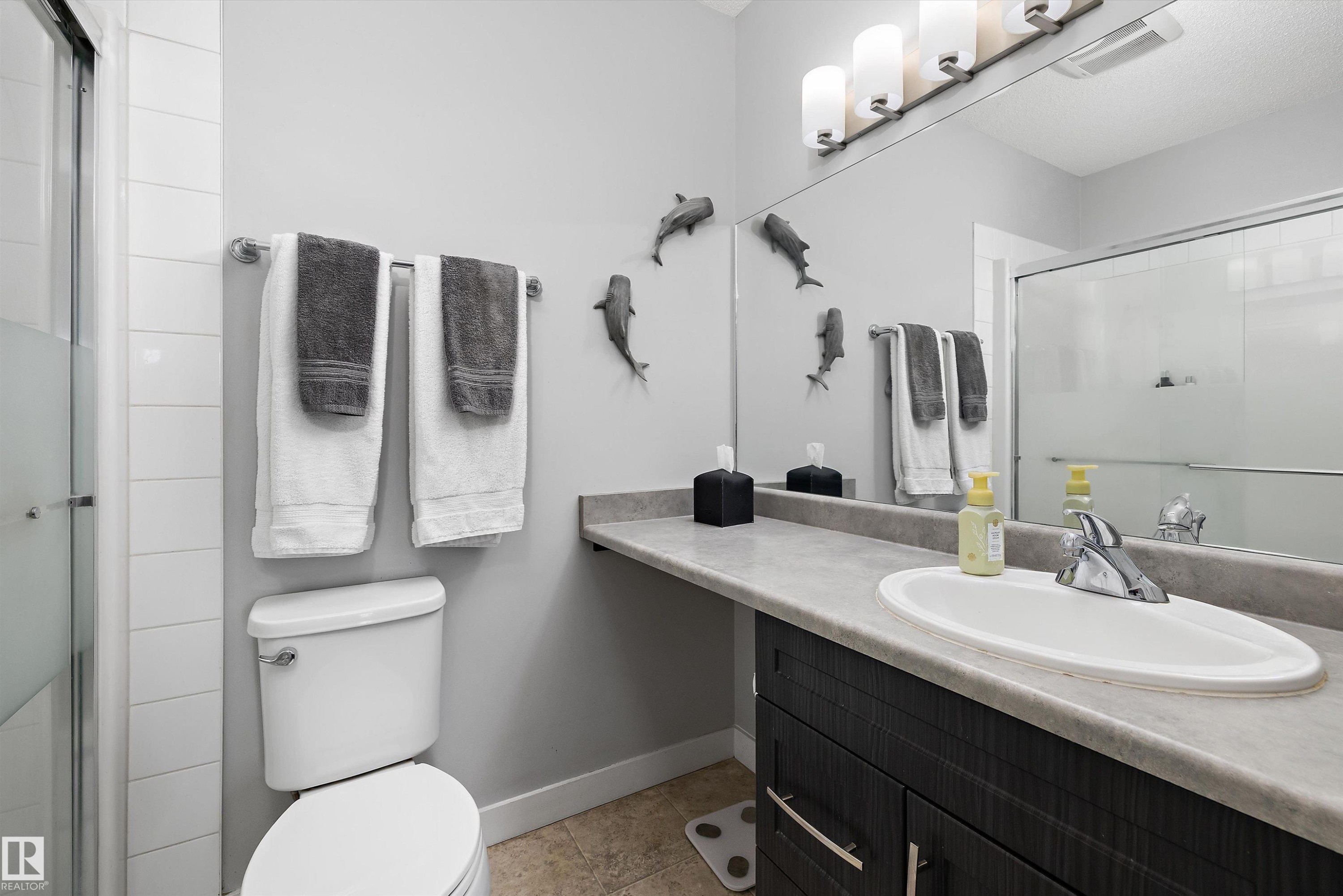 #402 2229 44 Av Nw, Edmonton, AB - Indoor Photo Showing Bathroom