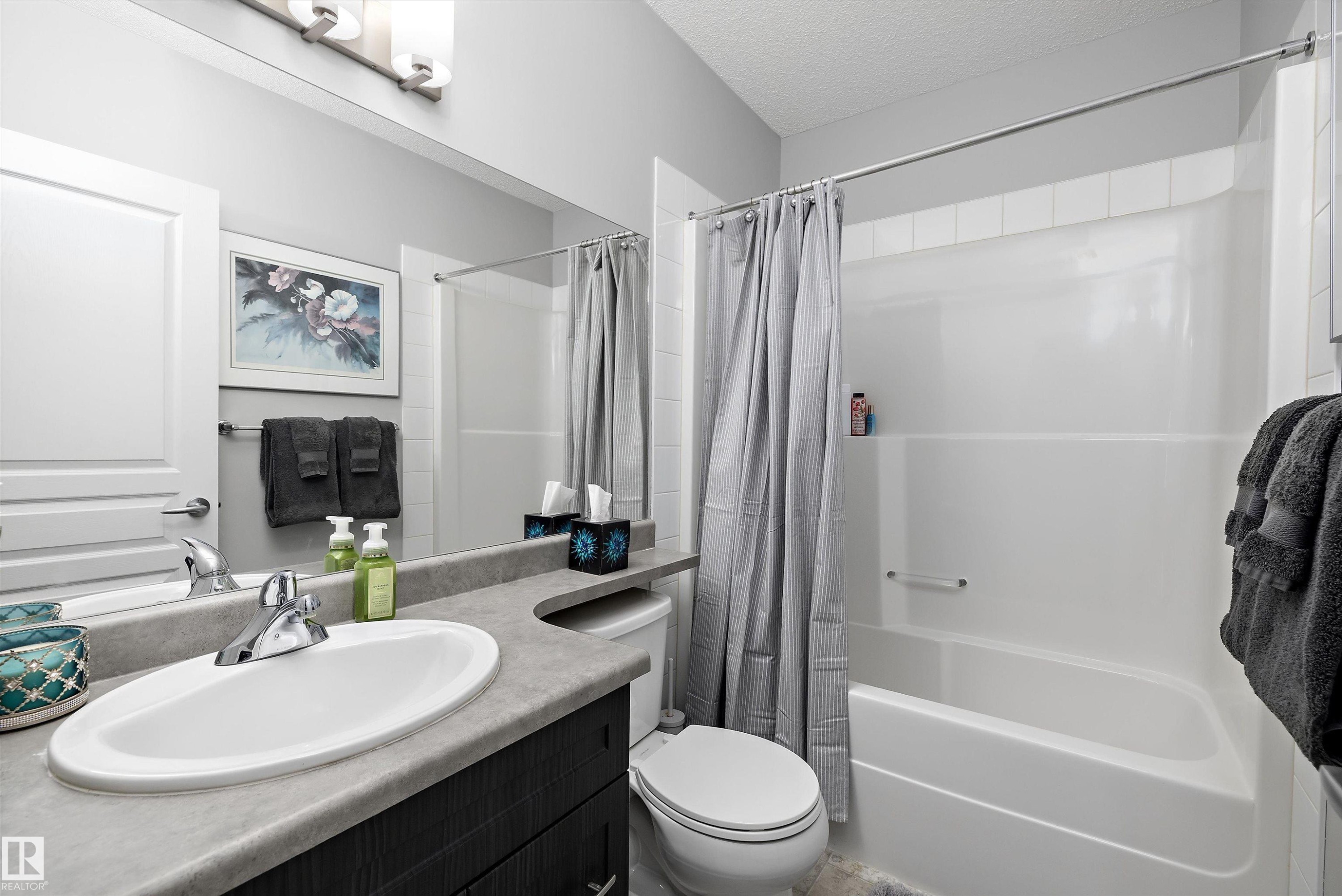 #402 2229 44 Av Nw, Edmonton, AB - Indoor Photo Showing Bathroom