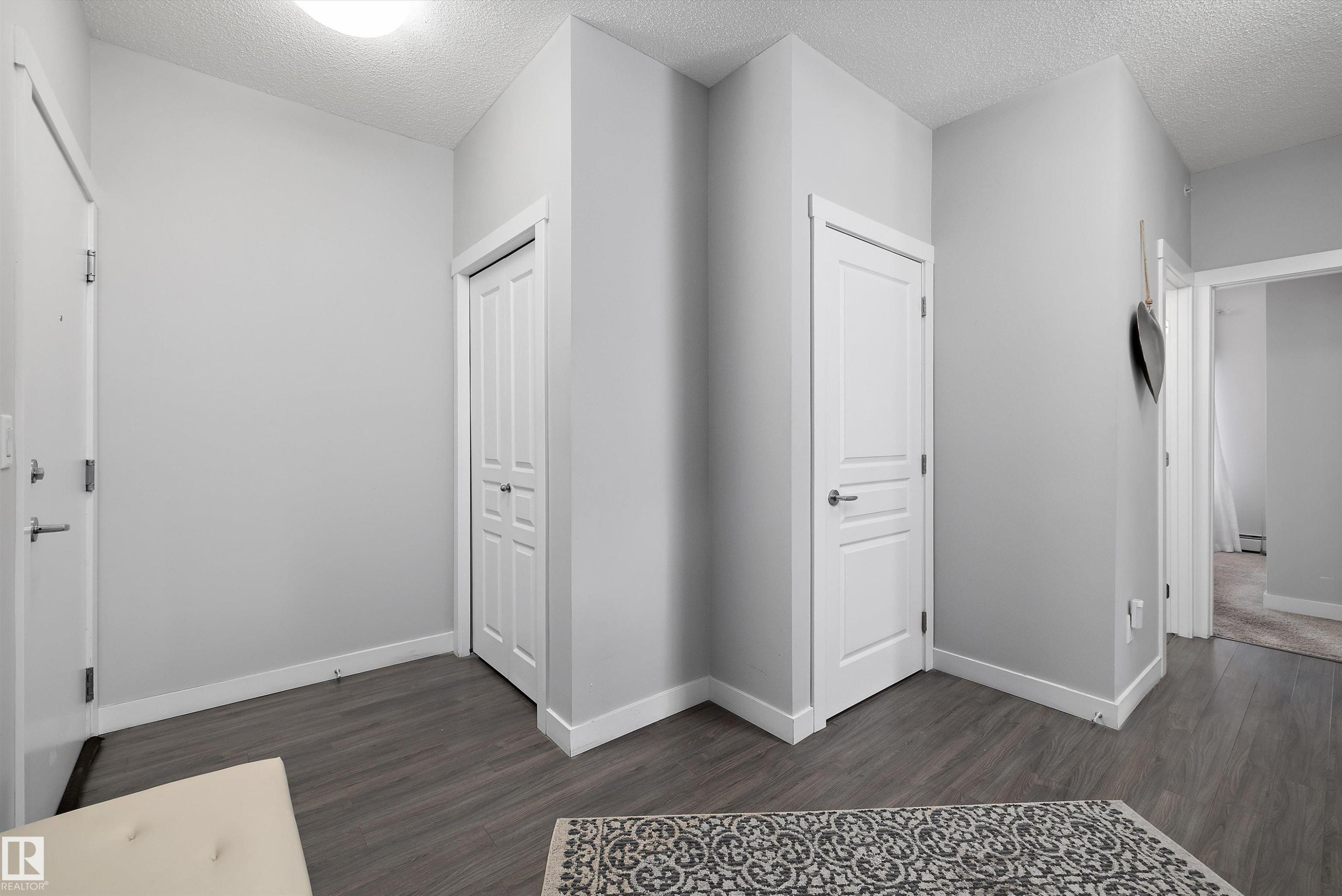 #402 2229 44 Av Nw, Edmonton, AB - Indoor Photo Showing Other Room