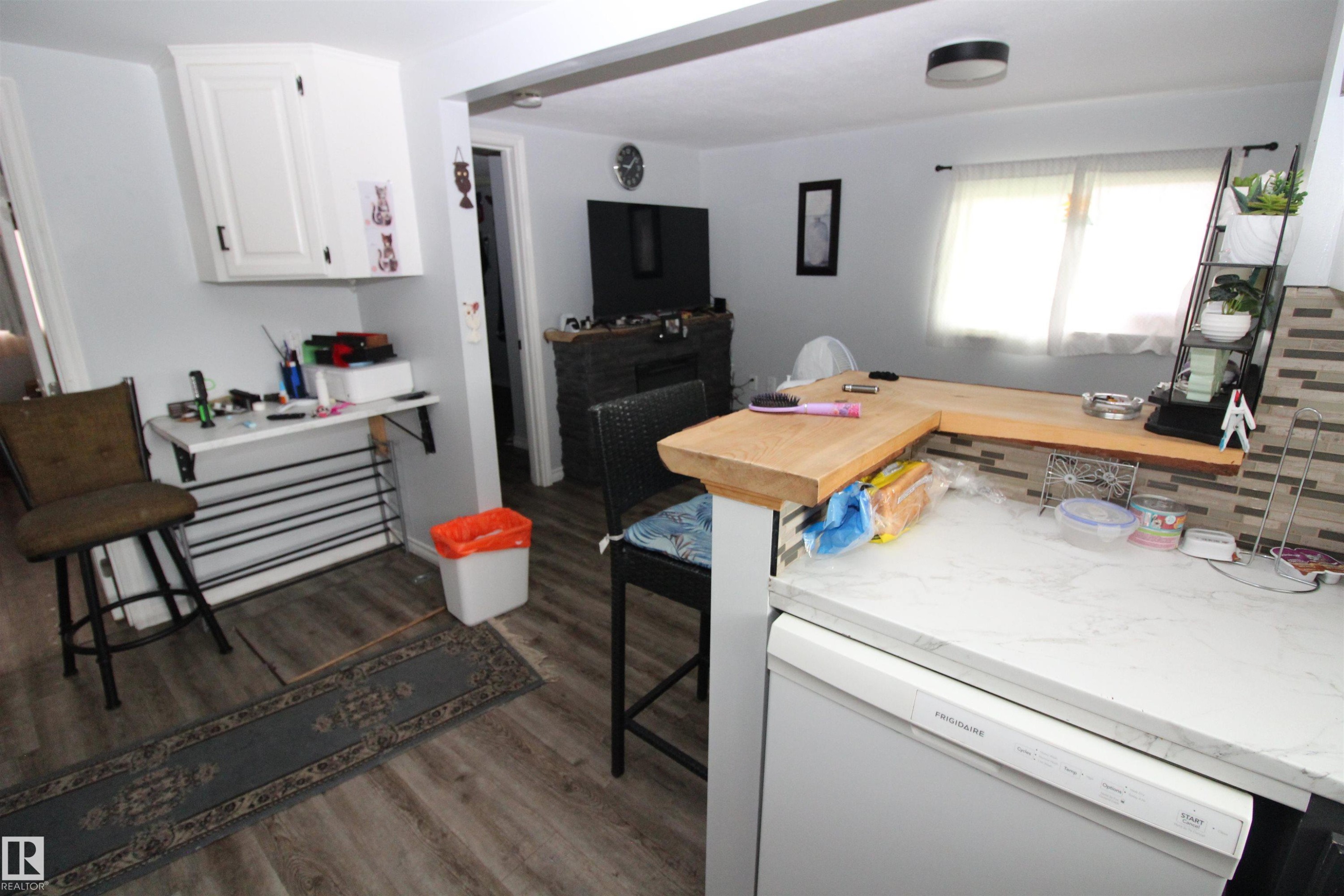 5404 52 Street, Clyde, AB - Indoor