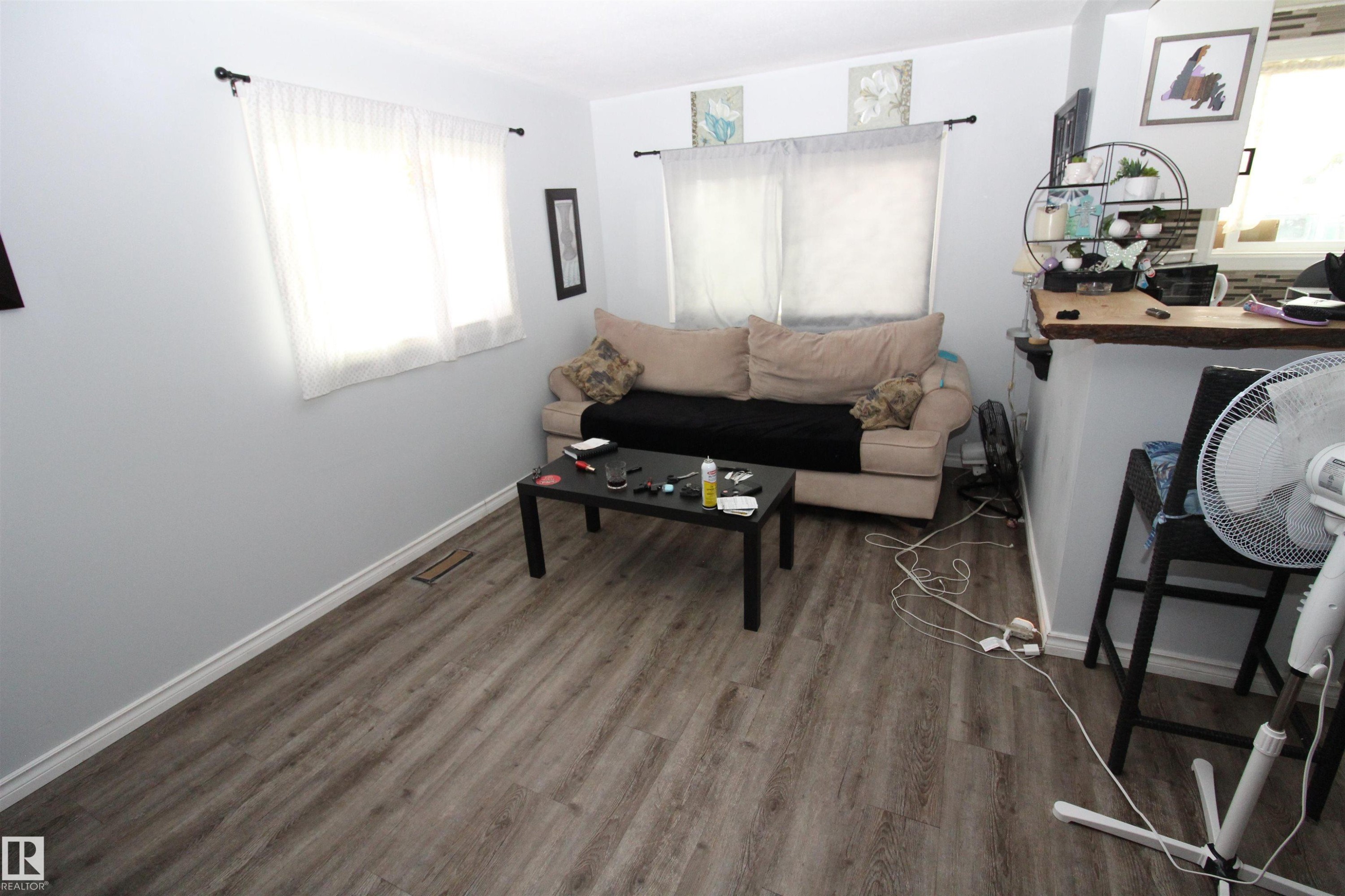 5404 52 Street, Clyde, AB - Indoor