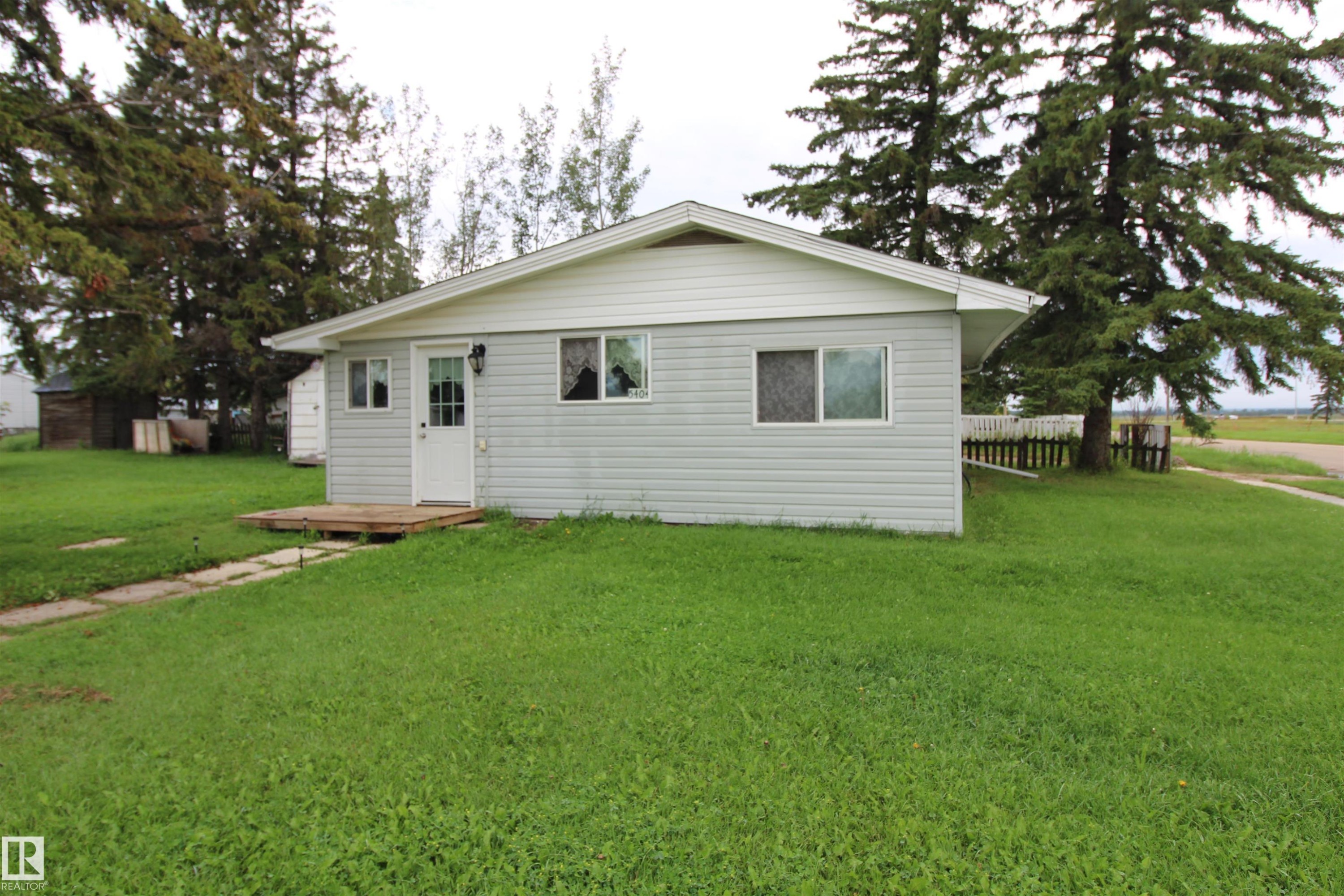 5404 52 Street, Clyde, AB - Outdoor