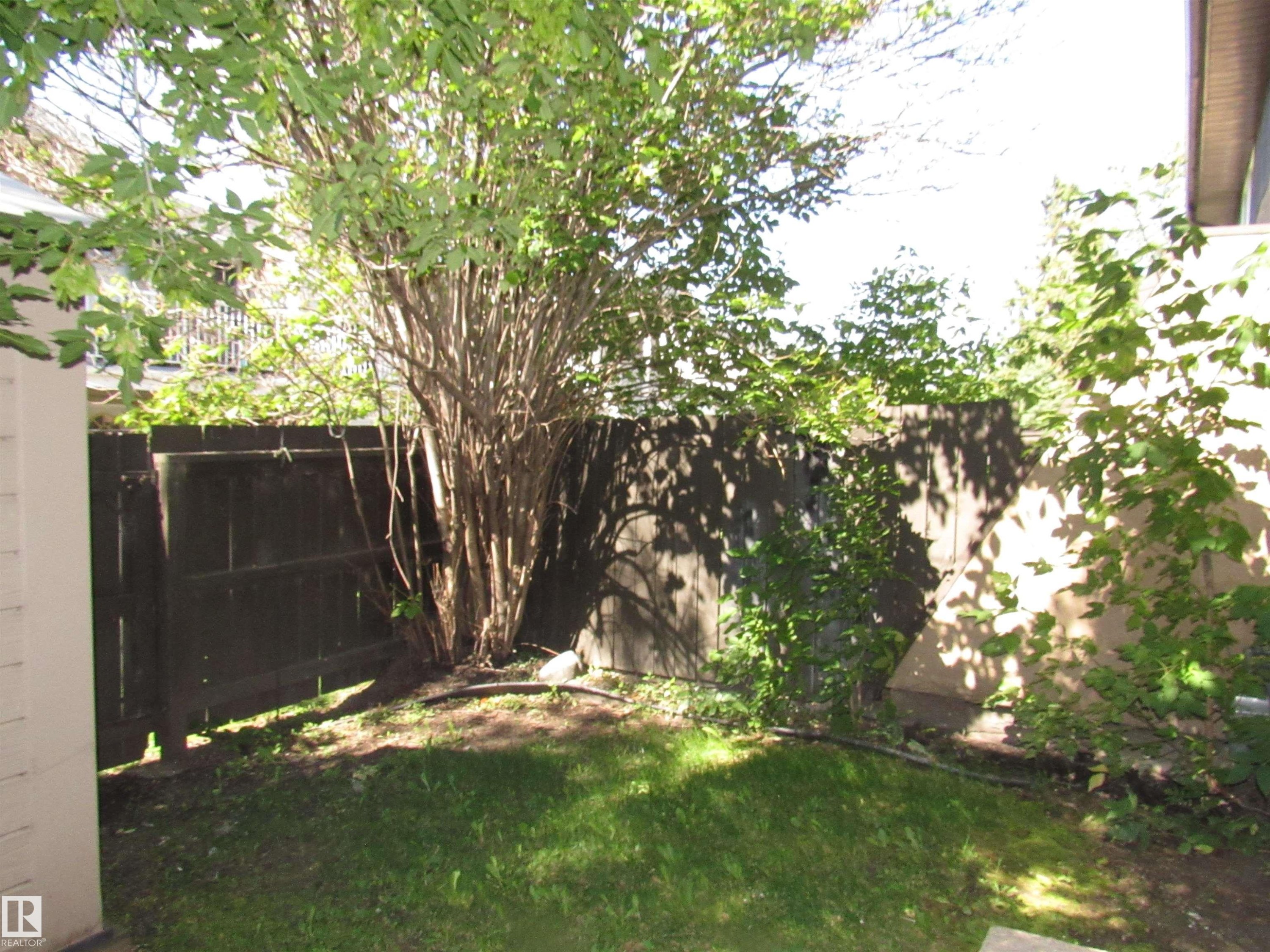 1692 37 Street Nw, Edmonton, AB - Outdoor