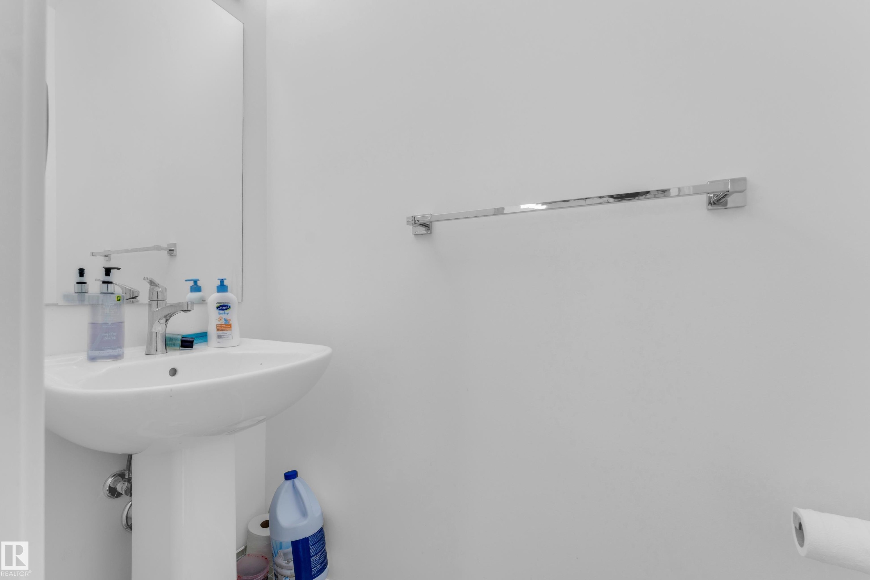#56 2710 66 St Sw, Edmonton, AB - Indoor Photo Showing Bathroom