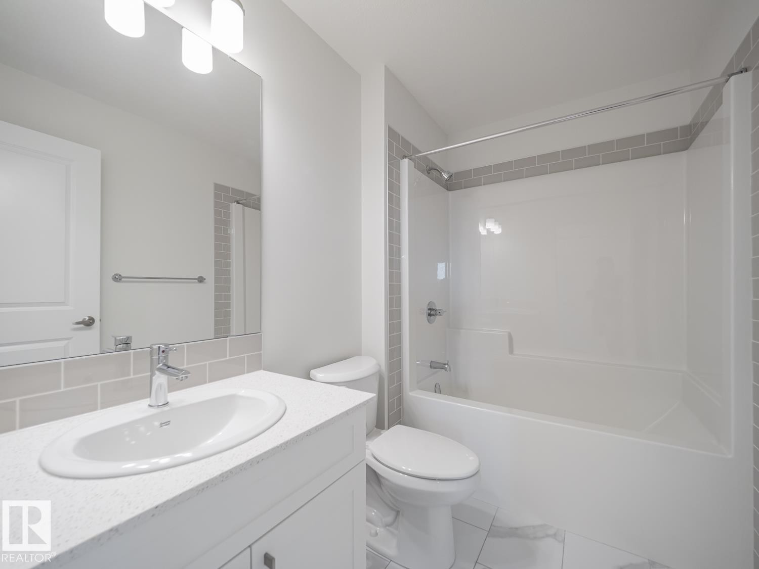 17724 7 Street Ne, Edmonton, AB - Indoor Photo Showing Bathroom
