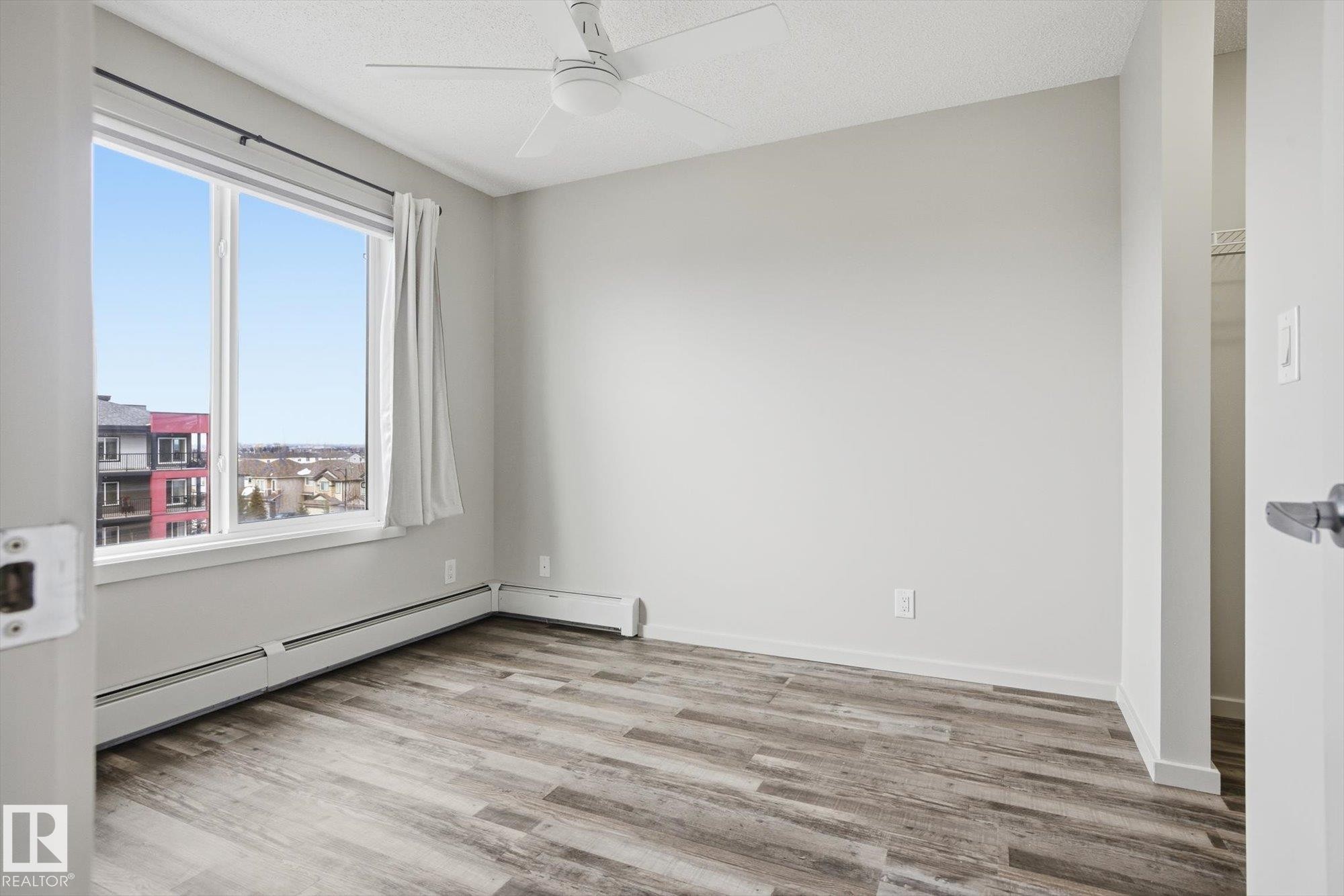 #424 5515 7 Av Sw, Edmonton, AB - Indoor Photo Showing Other Room