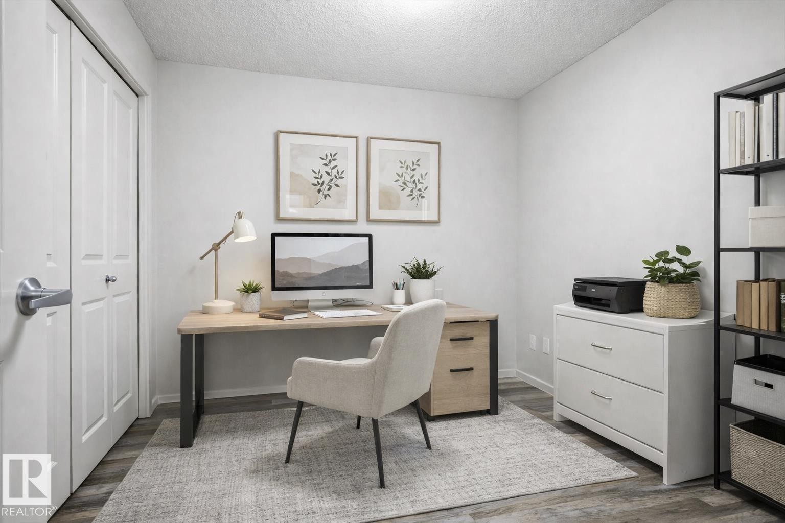 #424 5515 7 Av Sw, Edmonton, AB - Indoor Photo Showing Office