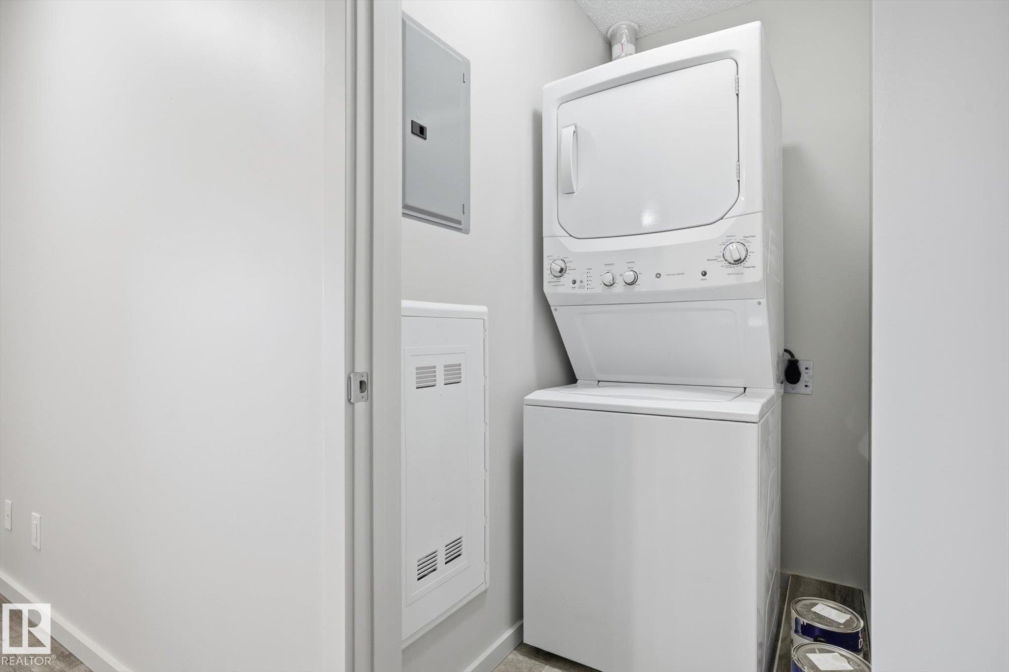 #424 5515 7 Av Sw, Edmonton, AB - Indoor Photo Showing Laundry Room