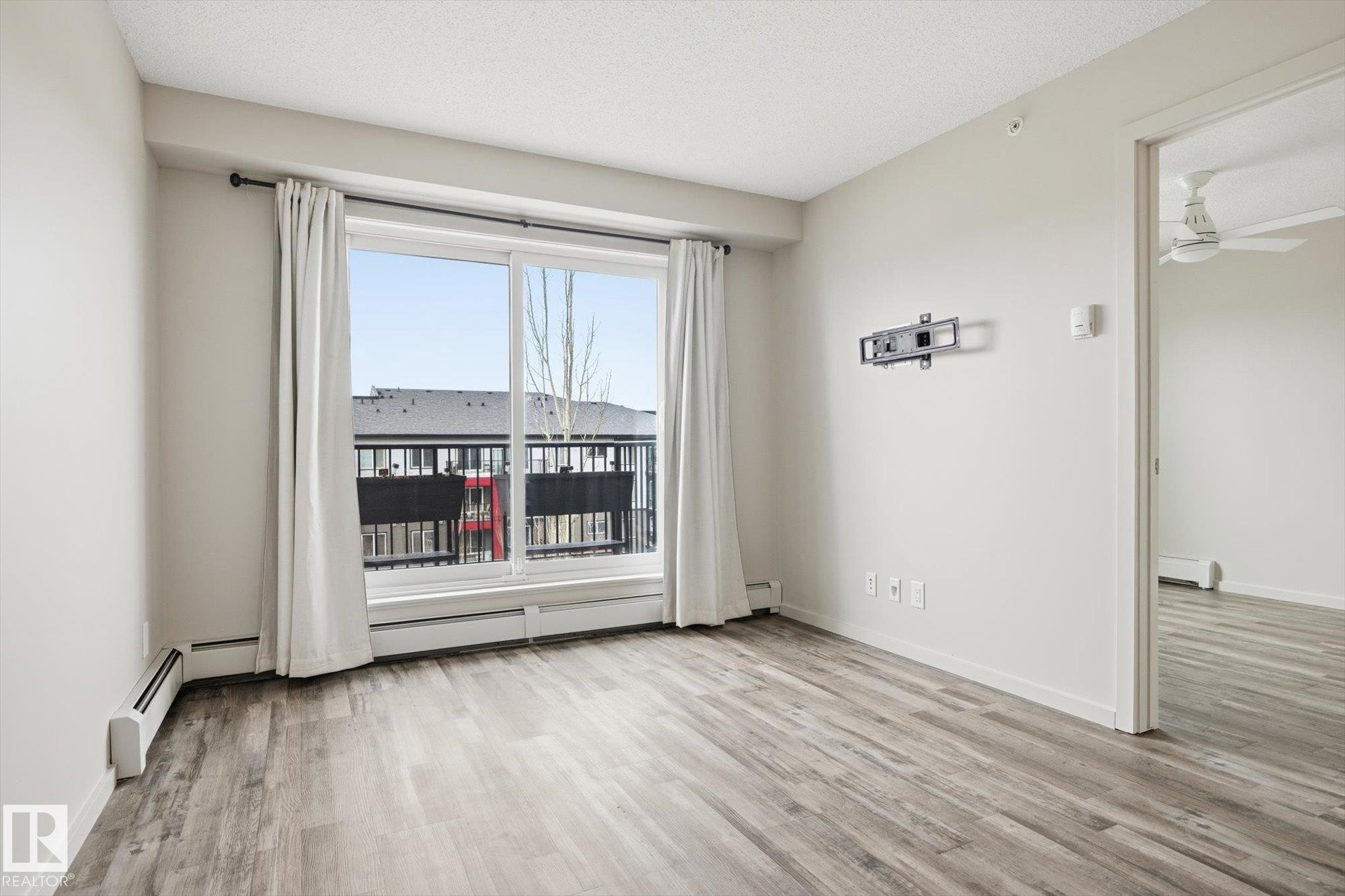 #424 5515 7 Av Sw, Edmonton, AB - Indoor