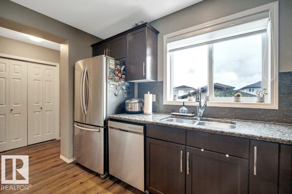 723 Secord Boulevard Nw, Edmonton, AB - Indoor Photo Showing Kitchen With Double Sink