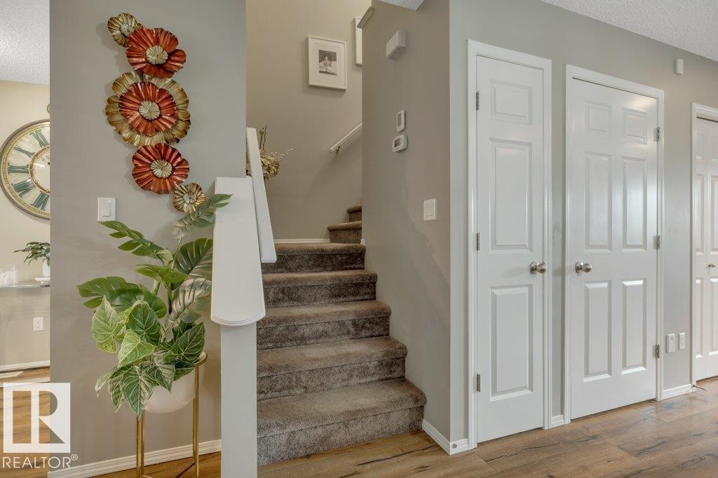 723 Secord Boulevard Nw, Edmonton, AB - Indoor Photo Showing Other Room