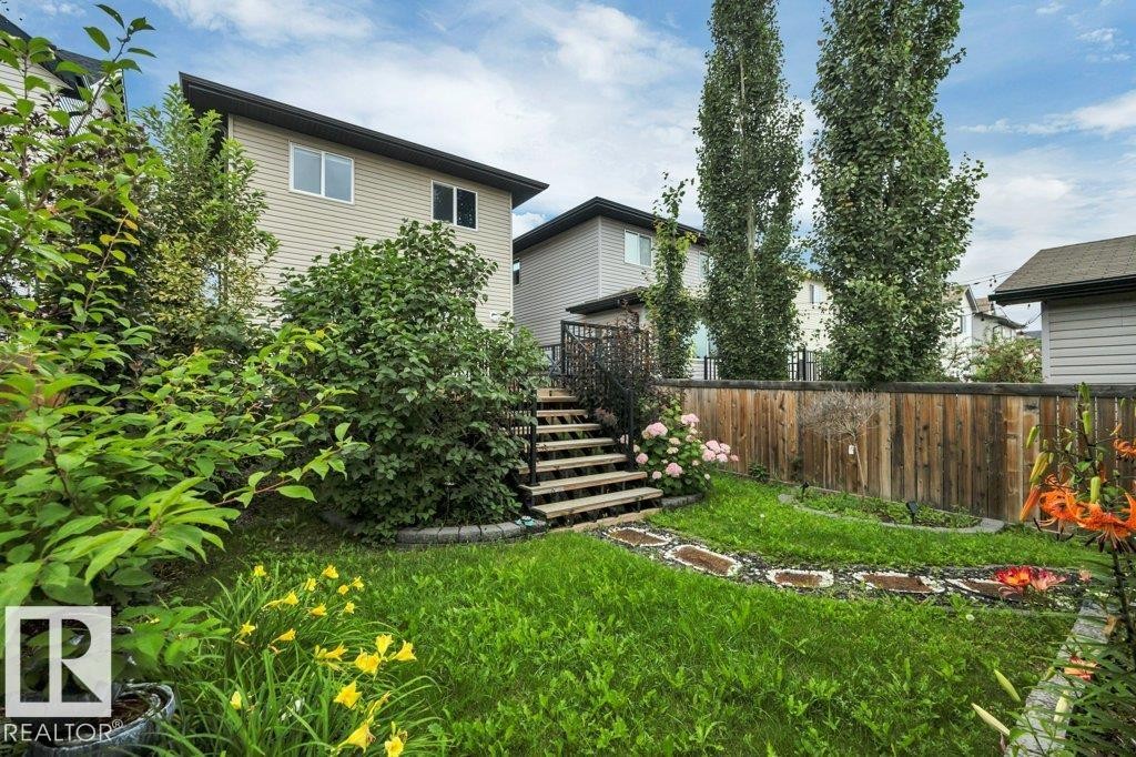 723 Secord Boulevard Nw, Edmonton, AB - Outdoor