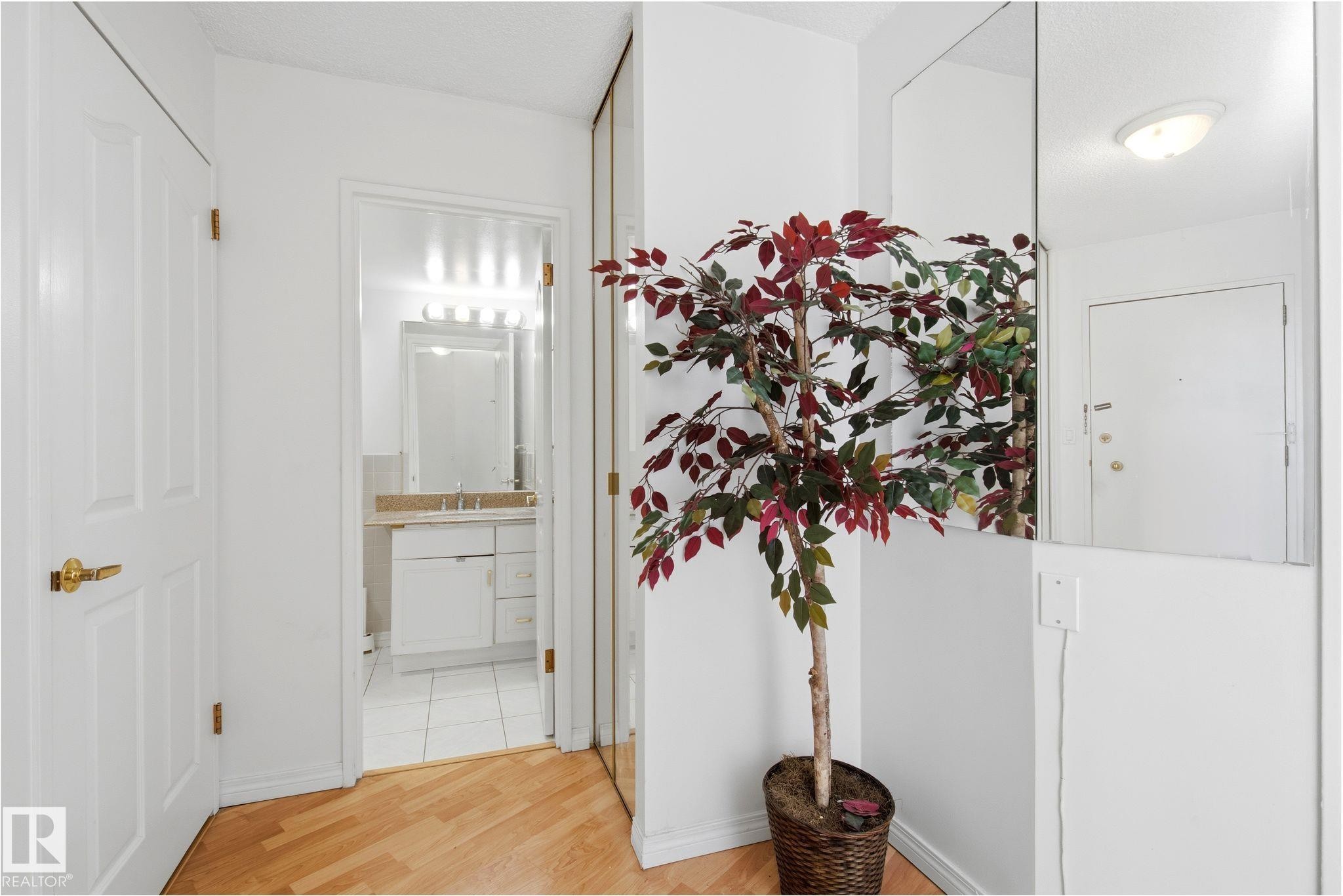 #1413 13910 Stony Plain Rd Nw, Edmonton, AB - Indoor Photo Showing Other Room