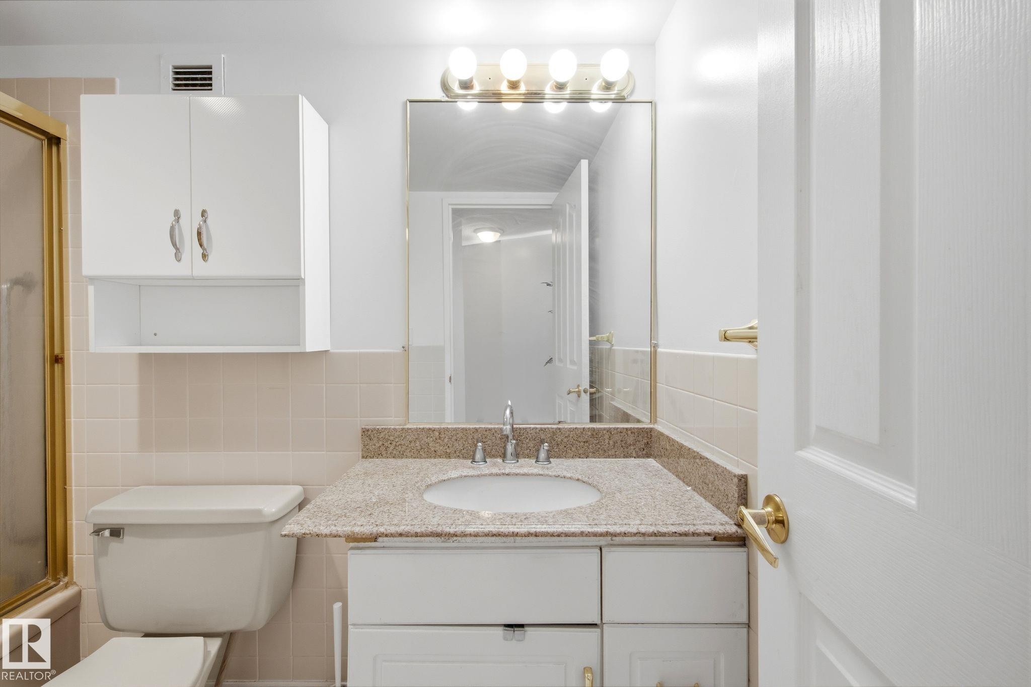 #1413 13910 Stony Plain Rd Nw, Edmonton, AB - Indoor Photo Showing Bathroom