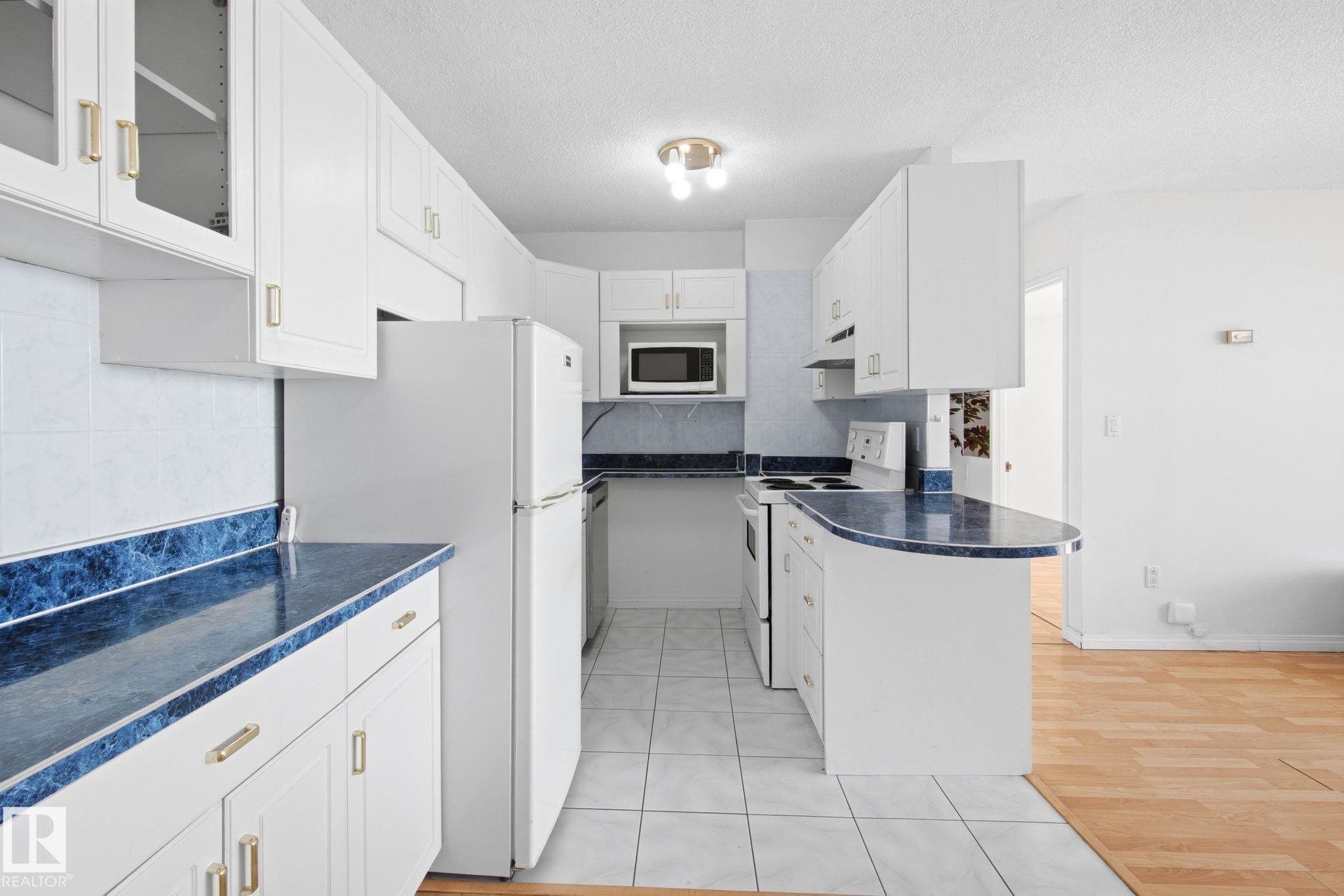 #1413 13910 Stony Plain Rd Nw, Edmonton, AB - Indoor Photo Showing Kitchen