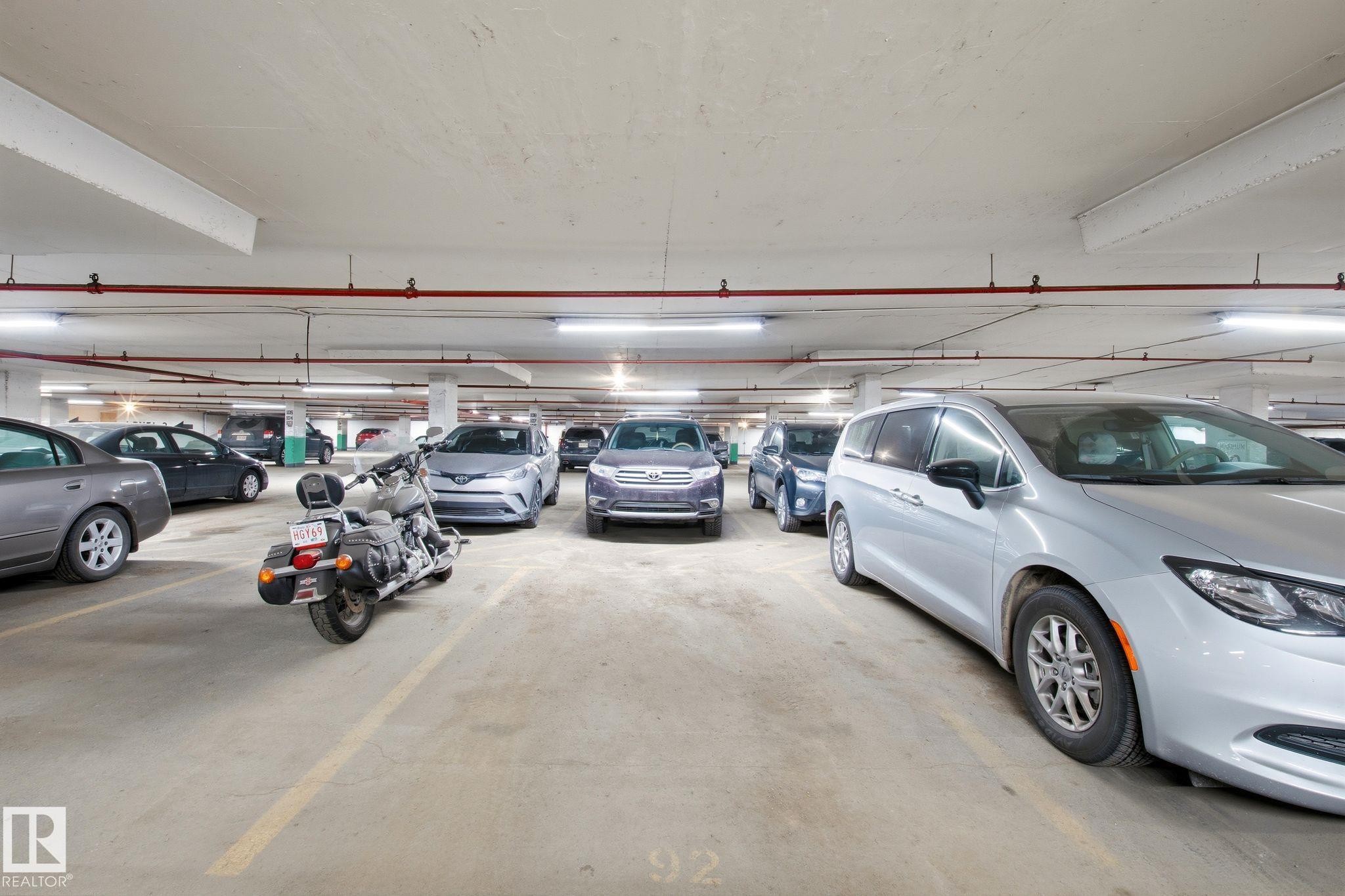 #1413 13910 Stony Plain Rd Nw, Edmonton, AB - Indoor Photo Showing Garage