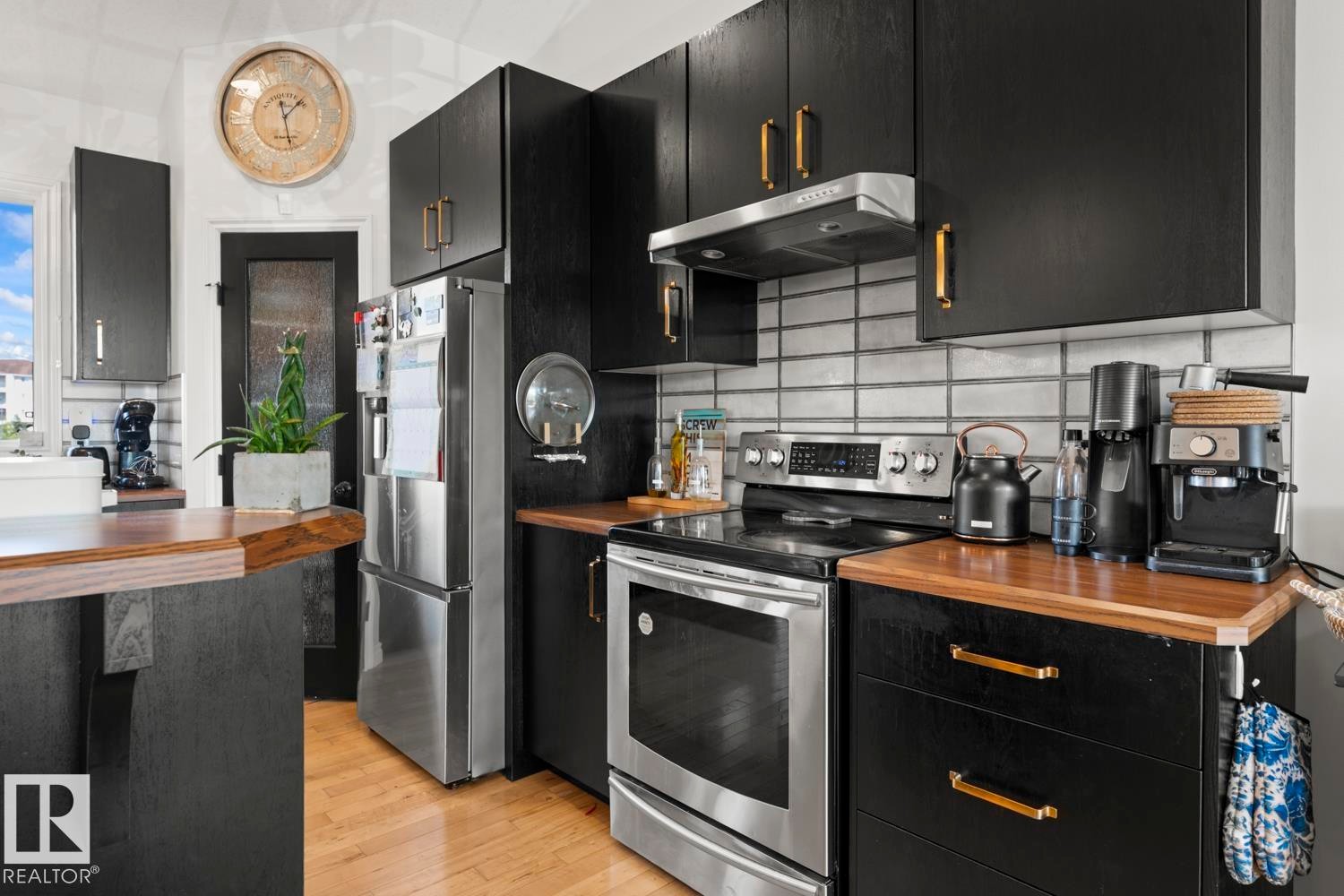 4804 64 Avenue, Cold Lake, AB - Indoor Photo Showing Kitchen