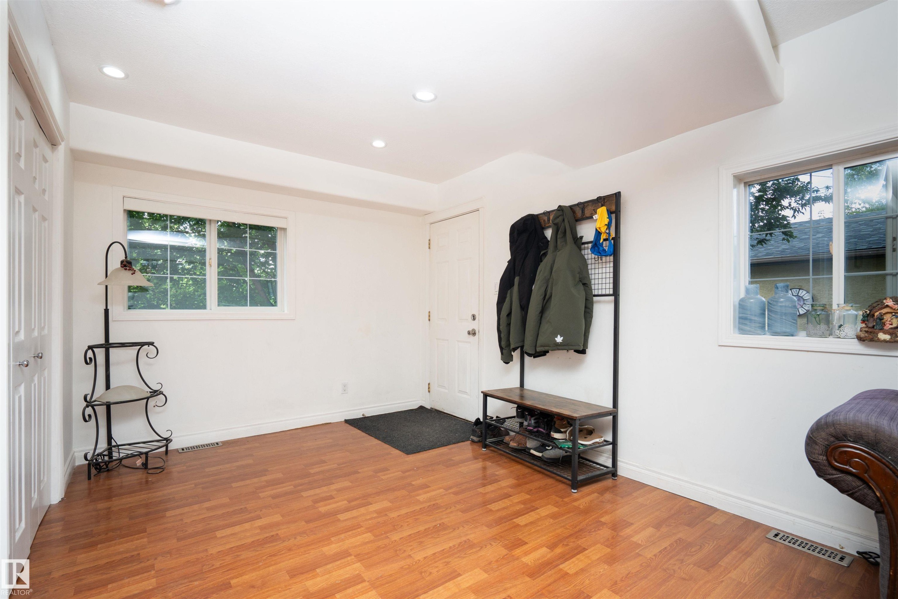 11918 42 Street Nw, Edmonton, AB - Indoor Photo Showing Other Room